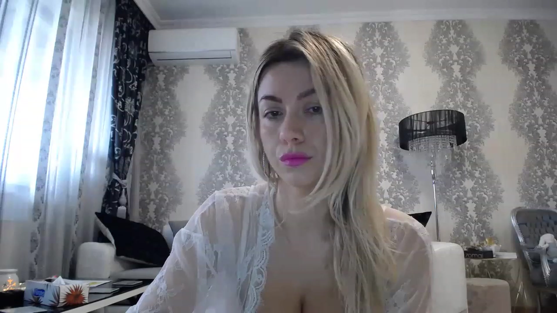 Gallery image thumbnail from SweetyKimber's myfreecams stream on, 11/14/2022, 11:17 image 13 of 20