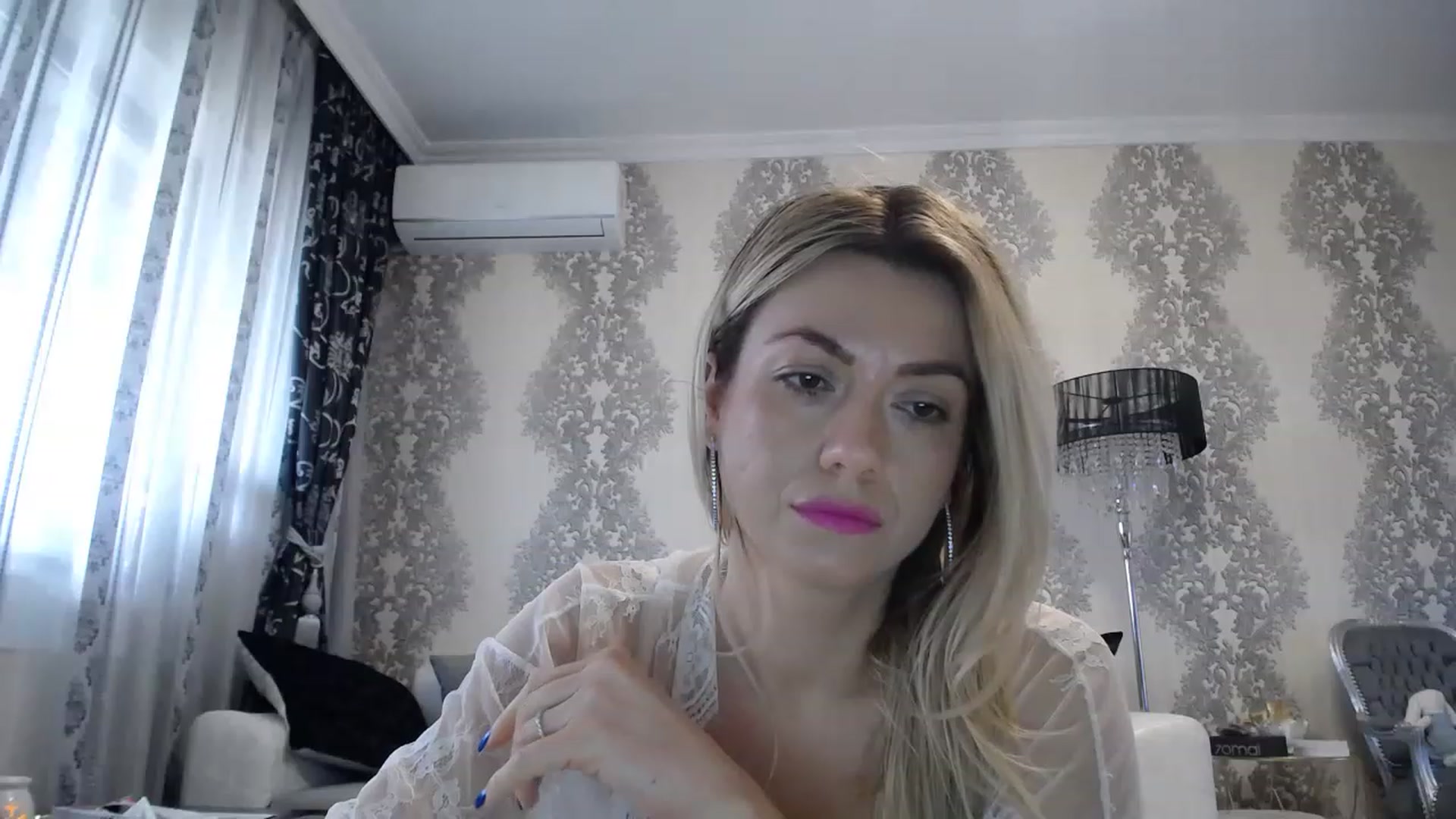 Gallery image thumbnail from SweetyKimber's myfreecams stream on, 11/14/2022, 11:17 image 12 of 20