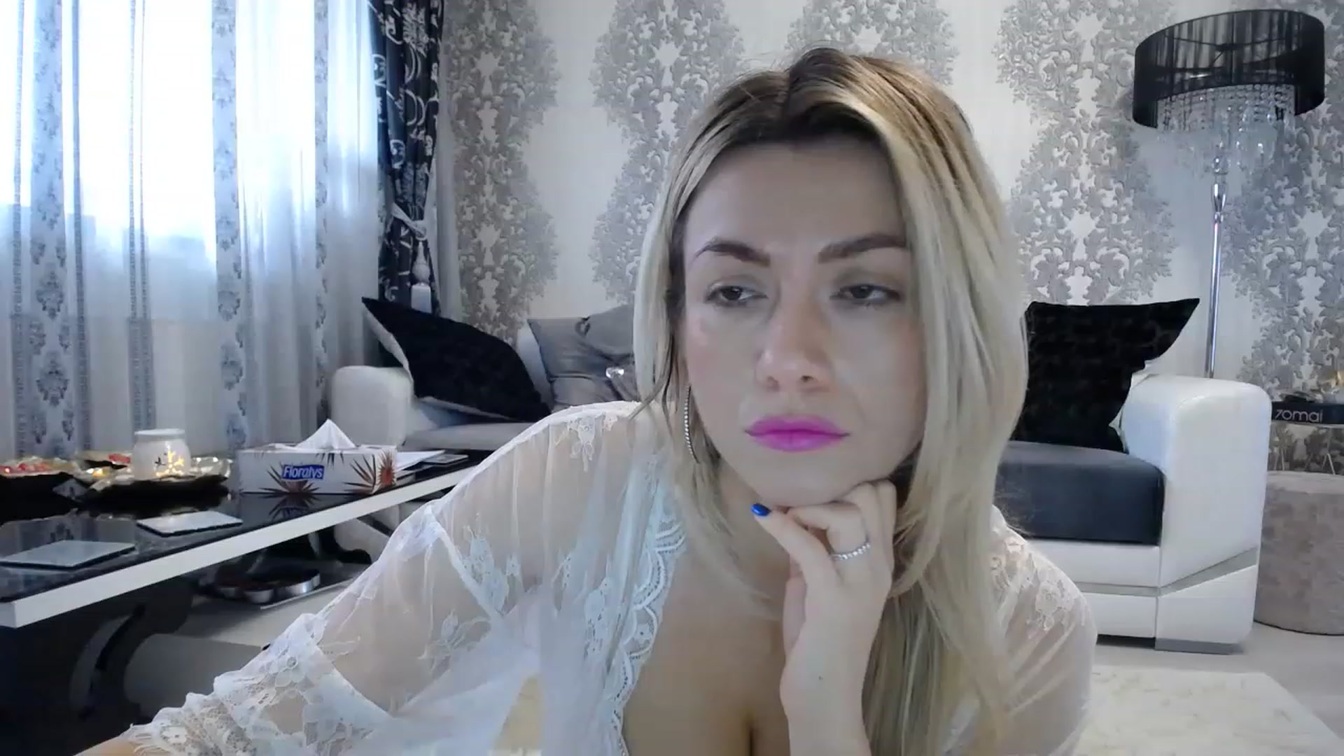 Gallery image thumbnail from SweetyKimber's myfreecams stream on, 11/14/2022, 11:17 image 4 of 20