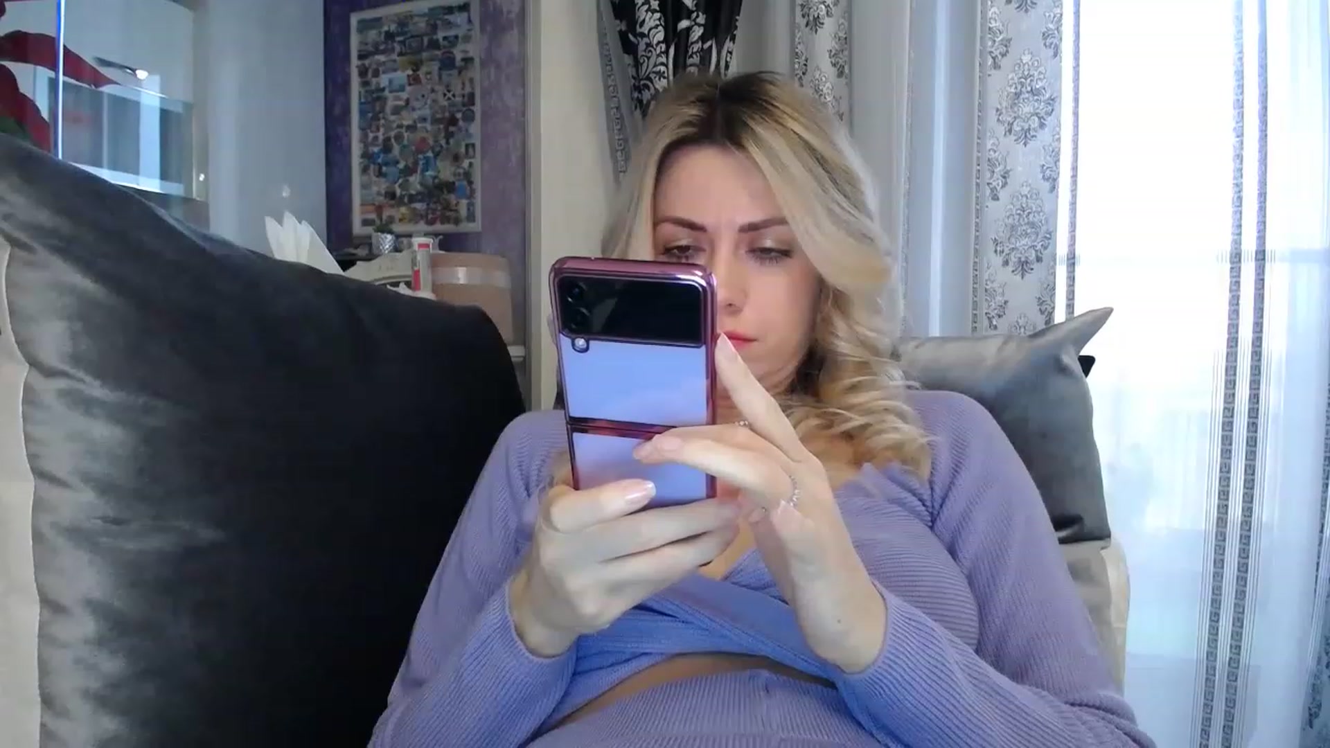 Gallery image thumbnail from SweetyKimber's myfreecams stream on, 11/17/2022, 08:54 image 20 of 20