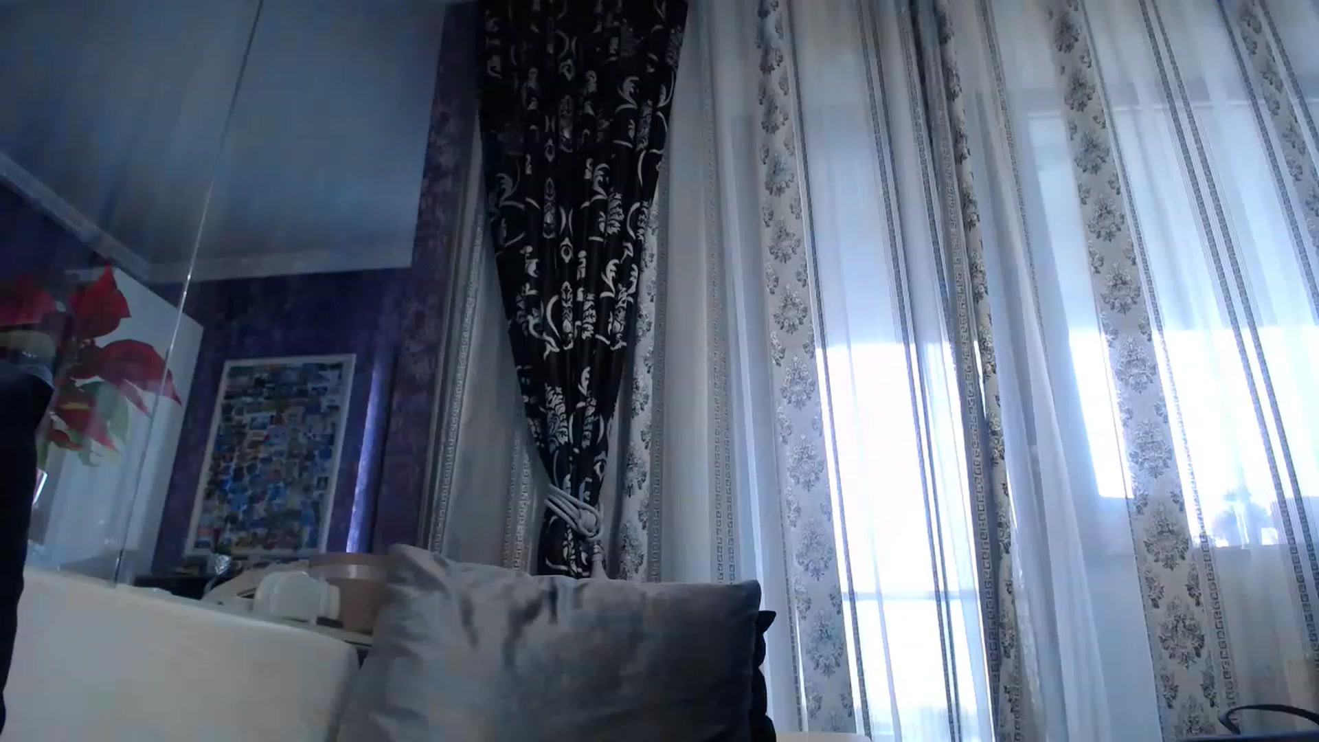 Gallery image thumbnail from SweetyKimber's myfreecams stream on, 11/21/2022, 08:37 image 18 of 20