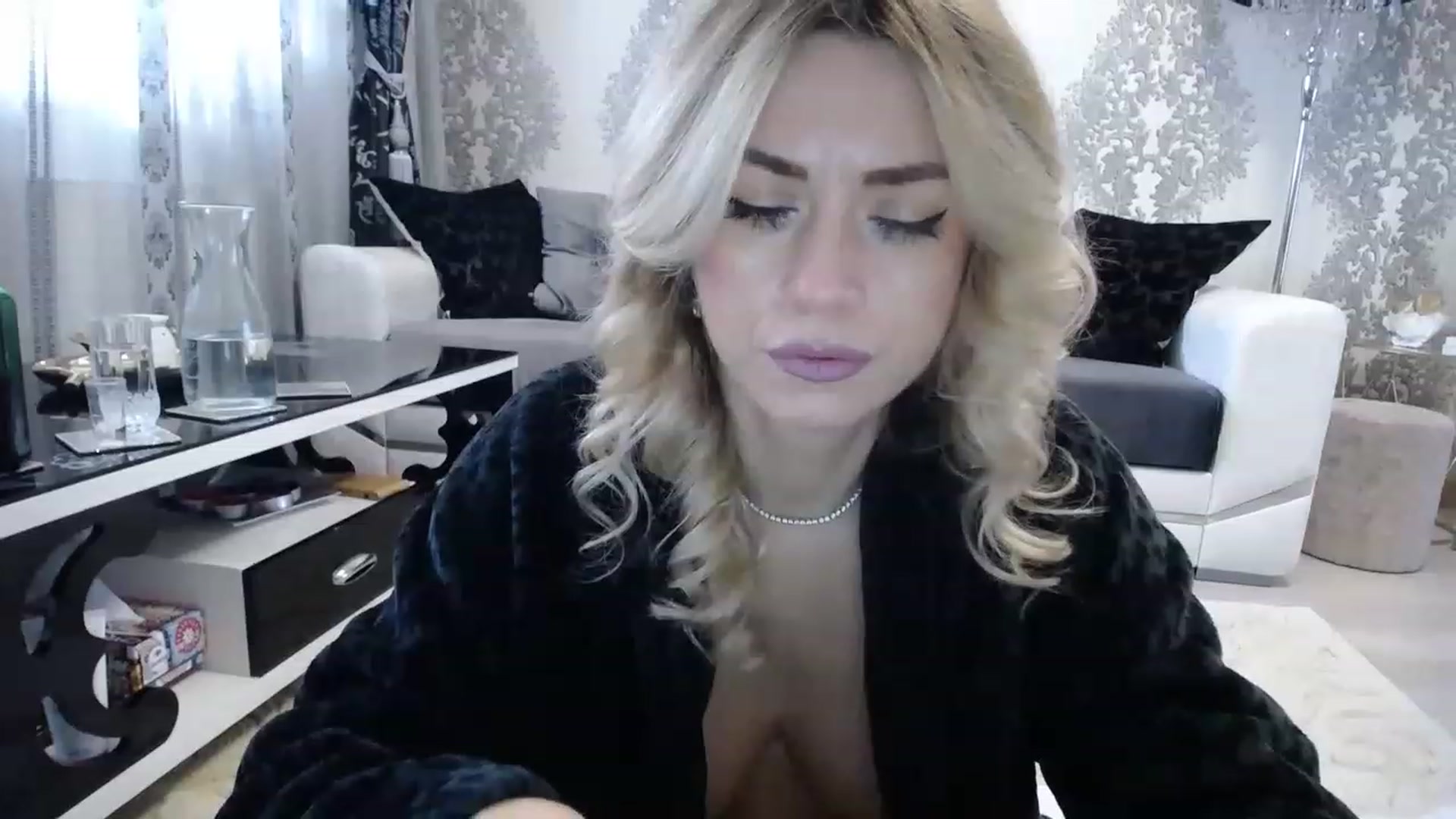 Gallery image thumbnail from SweetyKimber's myfreecams stream on, 11/22/2022, 08:51 image 13 of 20