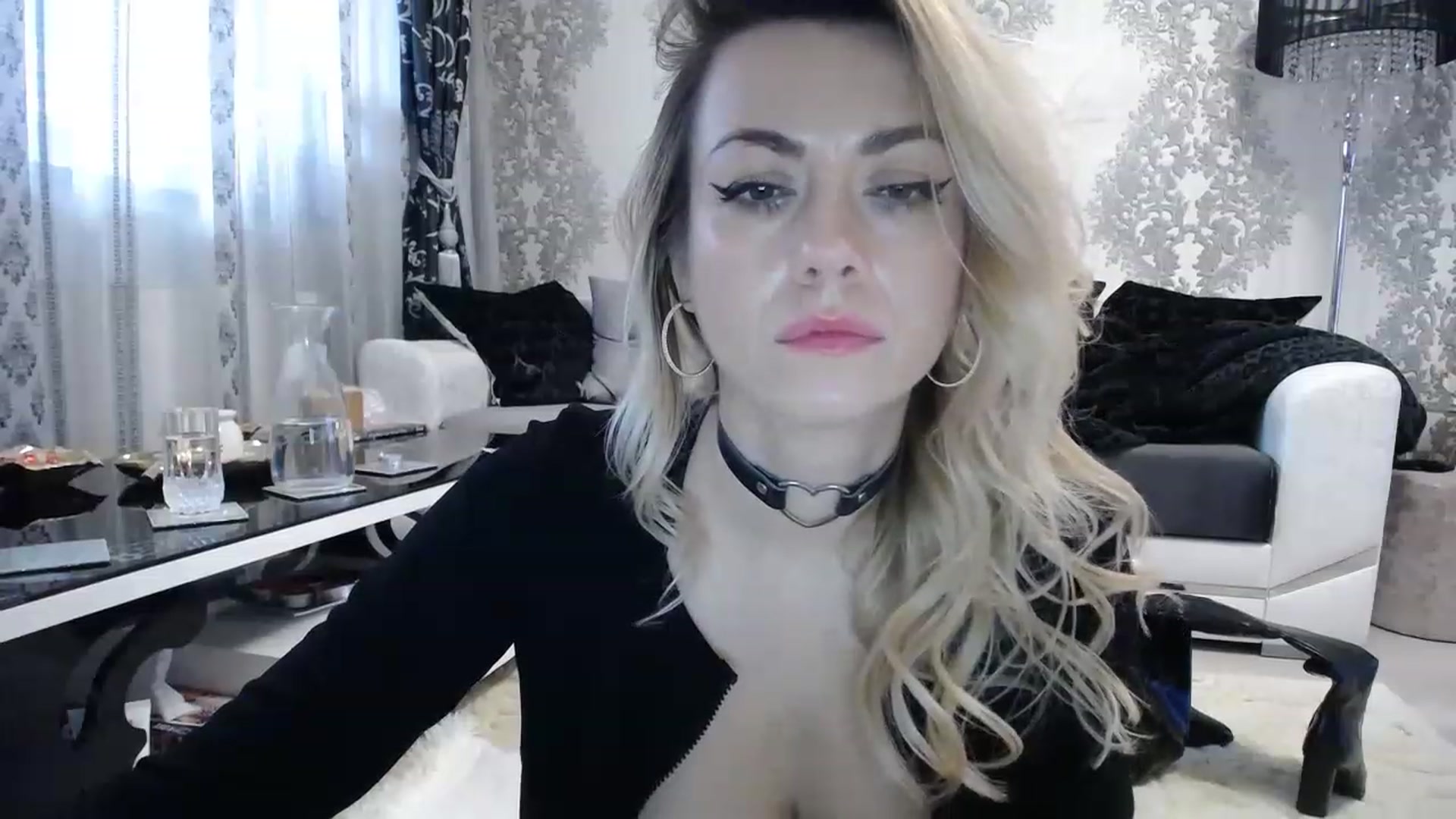 Gallery image thumbnail from SweetyKimber's myfreecams stream on, 11/24/2022, 09:06 image 10 of 20