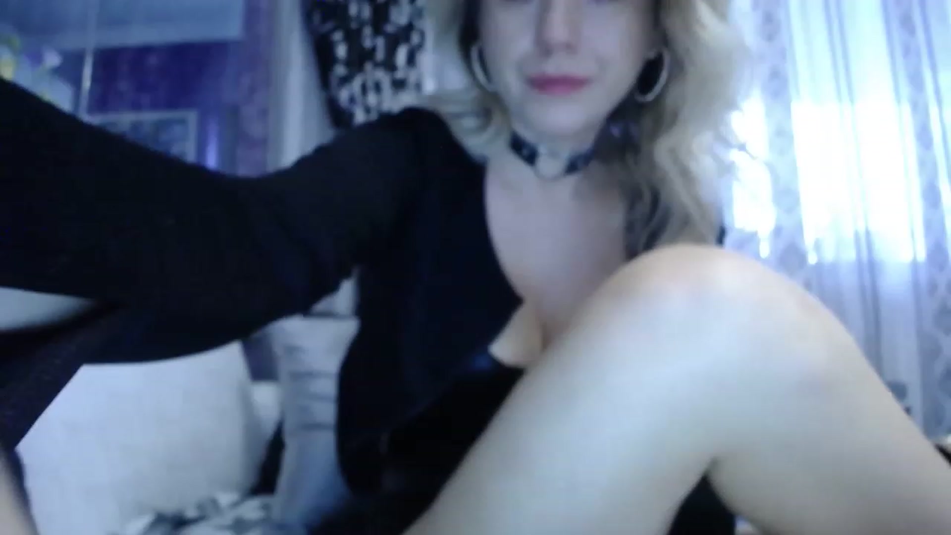 Gallery image thumbnail from SweetyKimber's myfreecams stream on, 11/24/2022, 09:06 image 15 of 20