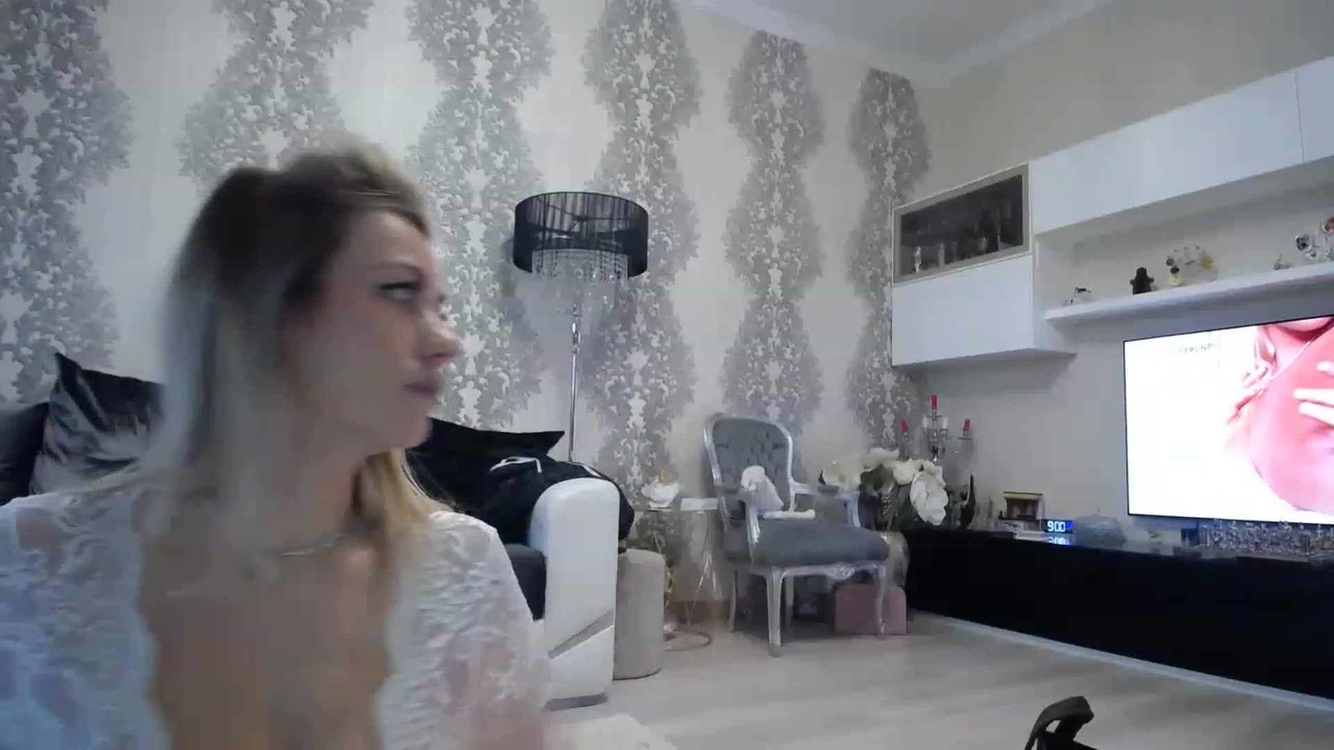 Gallery image thumbnail from SweetyKimber's myfreecams stream on, 11/25/2022, 07:59 image 7 of 20