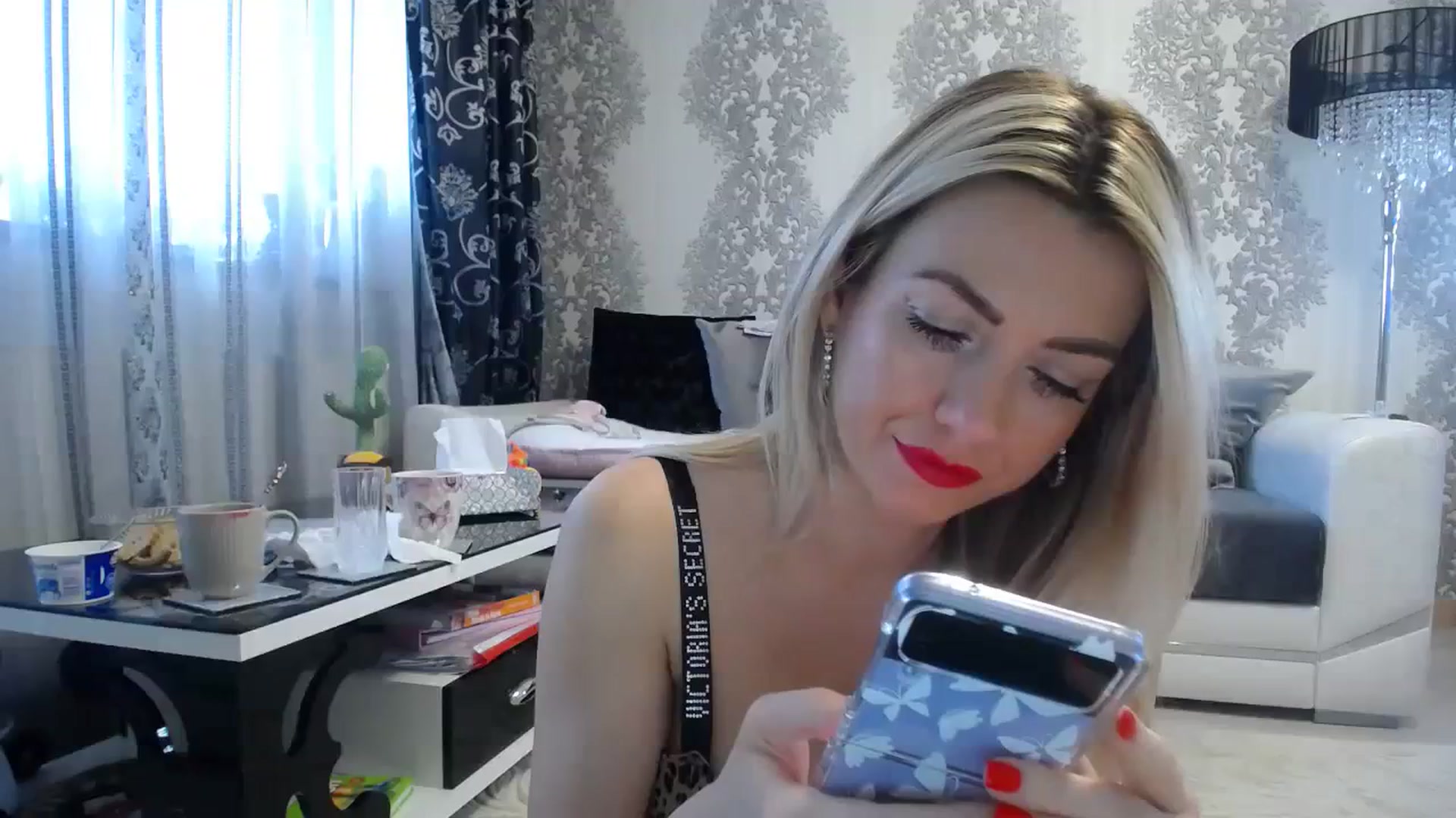 Gallery image thumbnail from SweetyKimmy's myfreecams stream on, 11/07/2023, 08:18 image 6 of 20