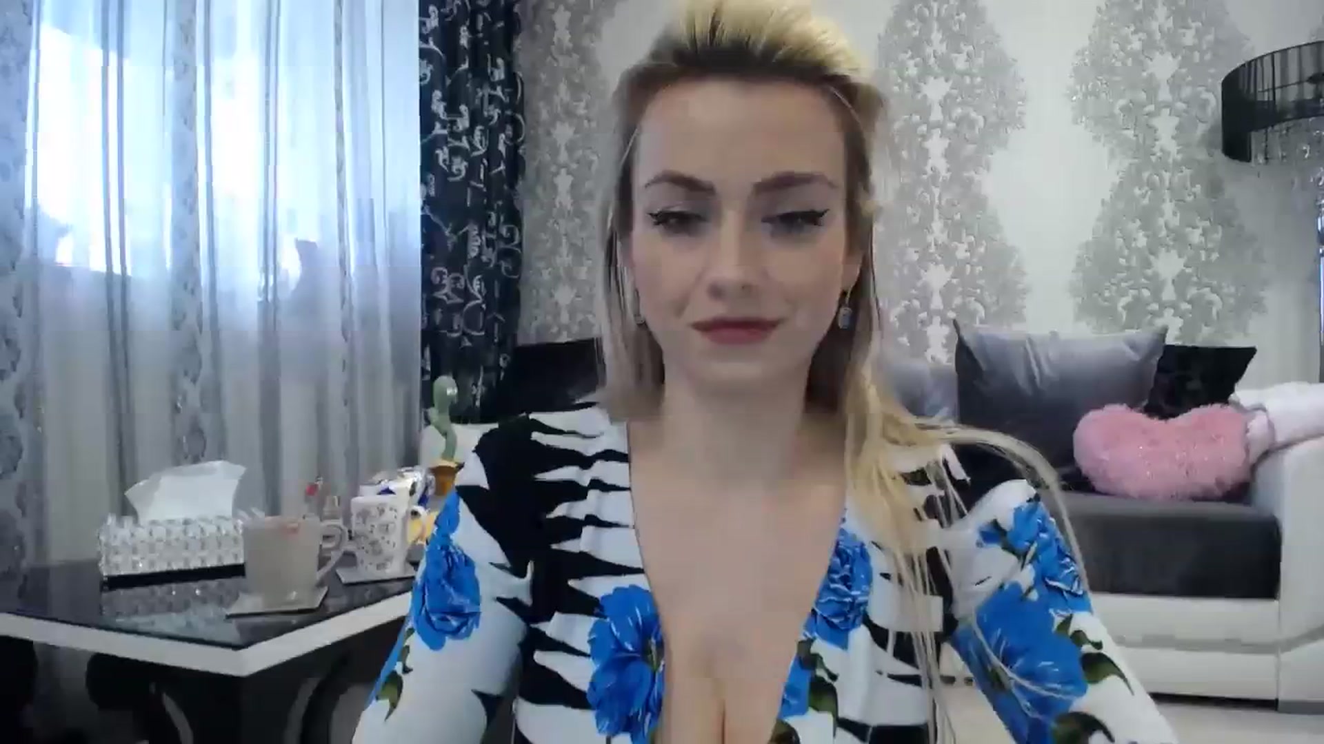 Gallery image thumbnail from SweetyKimmy's myfreecams stream on, 11/17/2023, 08:03 image 19 of 20