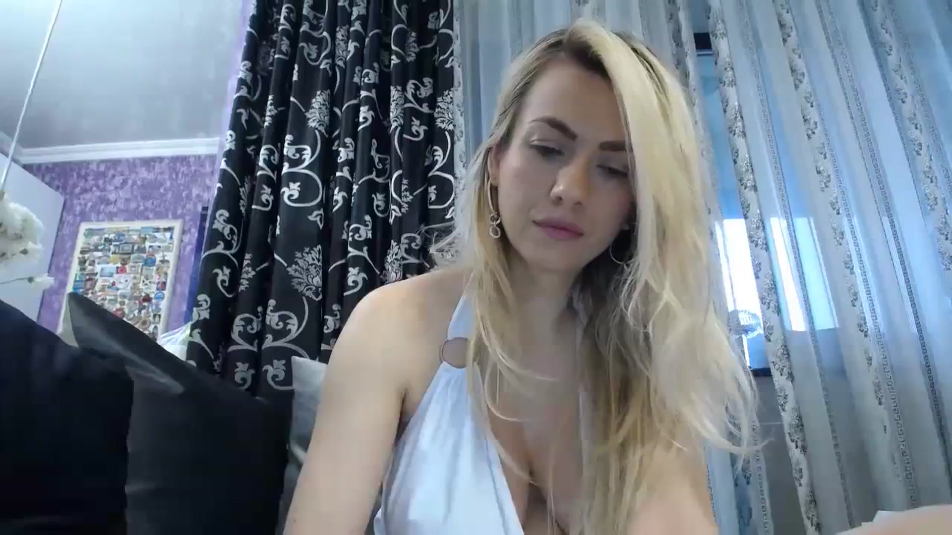 Gallery image thumbnail from SweetyKimmy's myfreecams stream on, 12/09/2023, 07:45 image 11 of 20