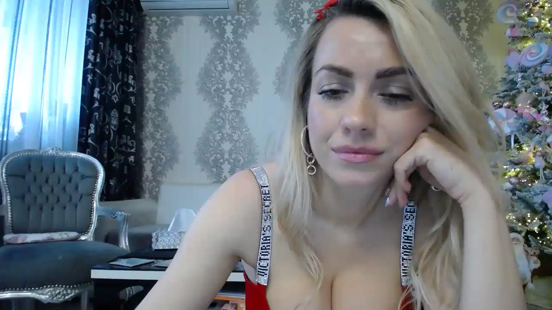 Gallery image thumbnail from SweetyKimmy's myfreecams stream on, 12/12/2023, 08:10 image 16 of 20