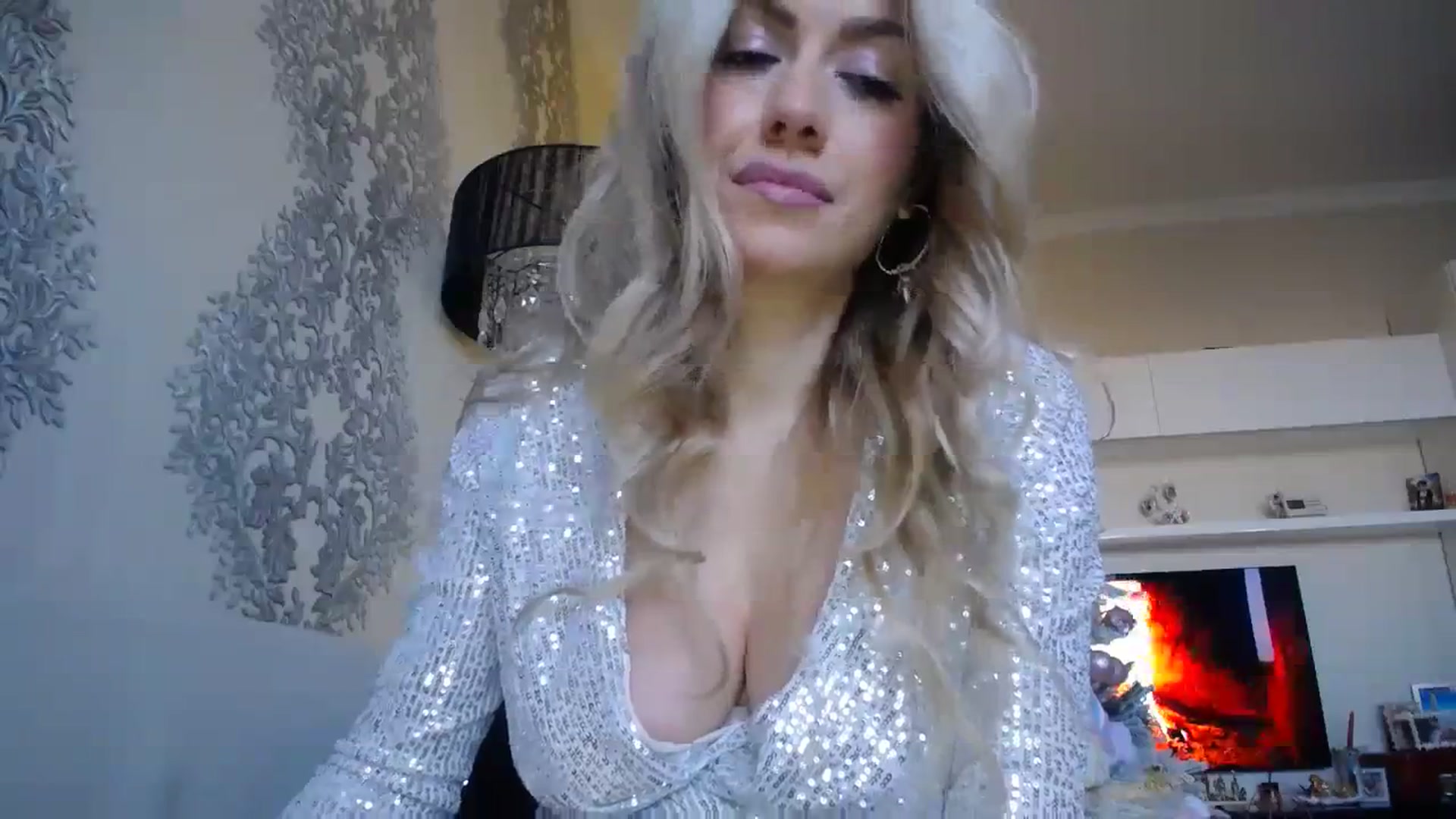Gallery image thumbnail from SweetyKimmy's myfreecams stream on, 12/18/2023, 08:59 image 11 of 20