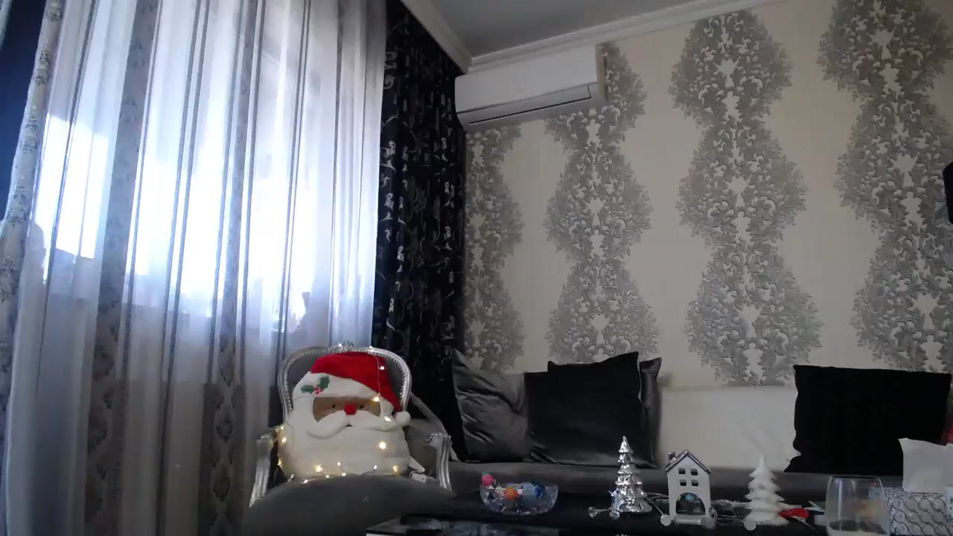 Gallery image thumbnail from SweetyKimmy's myfreecams stream on, 12/21/2023, 07:07 image 17 of 20