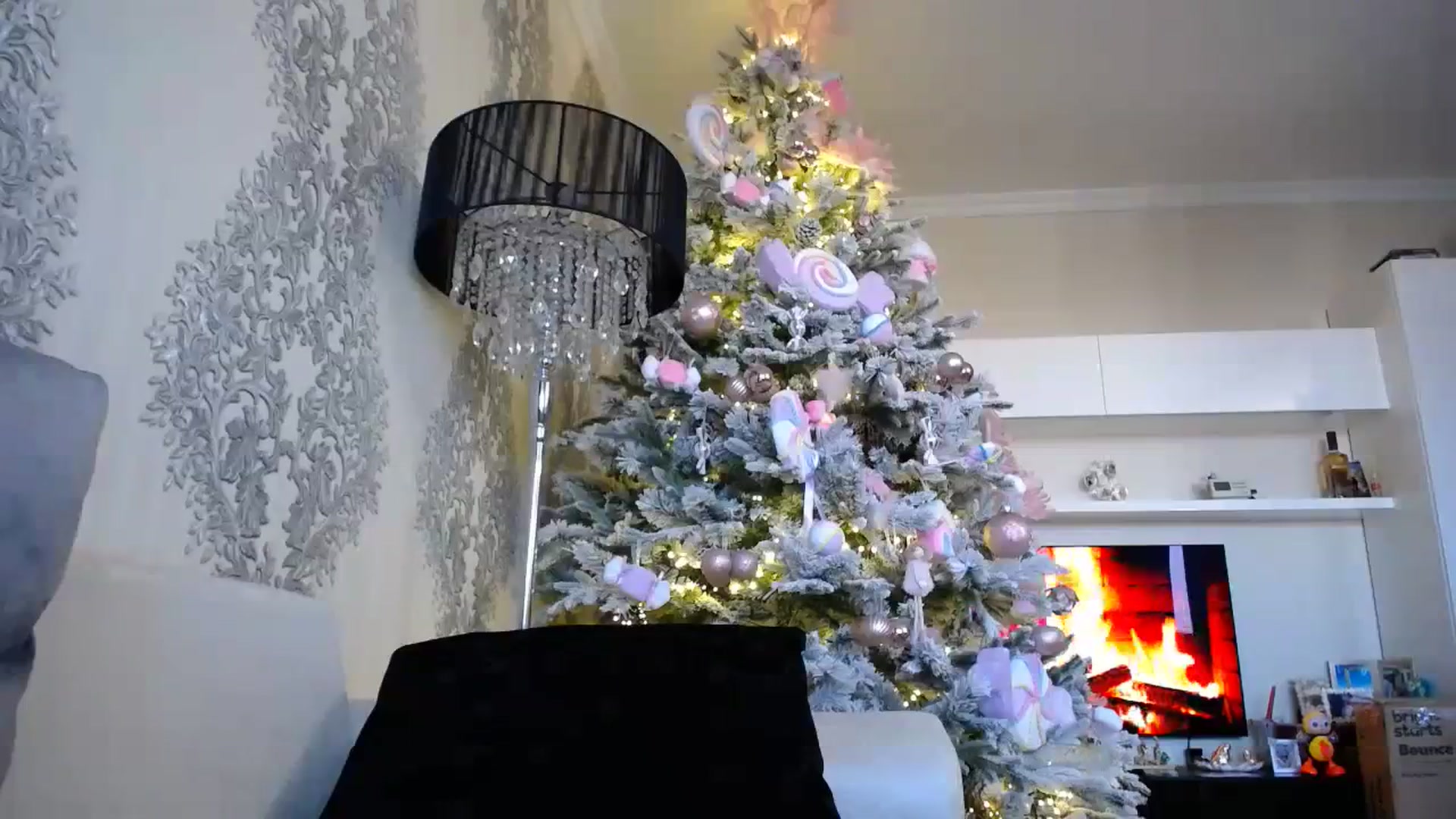 Gallery image thumbnail from SweetyKimmy's myfreecams stream on, 12/30/2023, 09:05 image 10 of 20