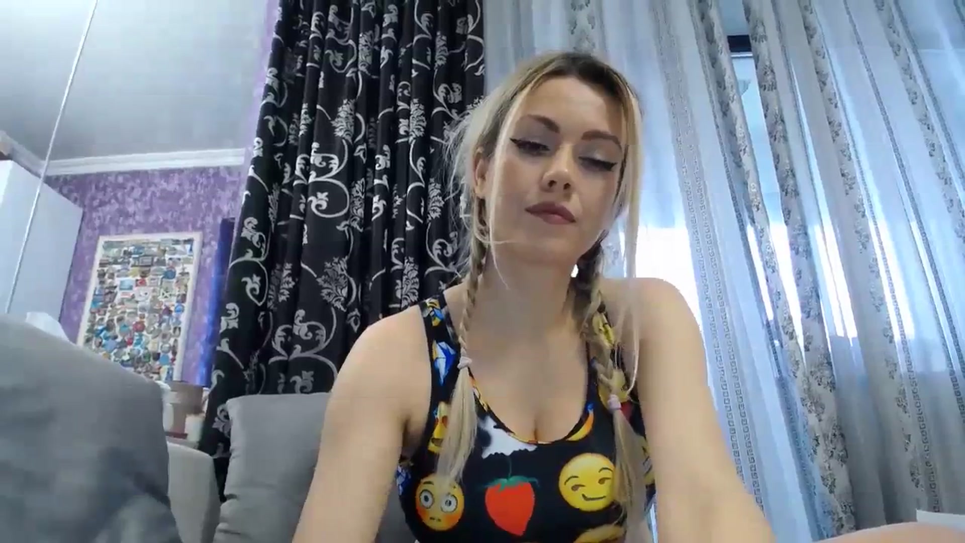 Gallery image thumbnail from SweetyKimmy's myfreecams stream on, 02/02/2024, 09:00 image 17 of 20