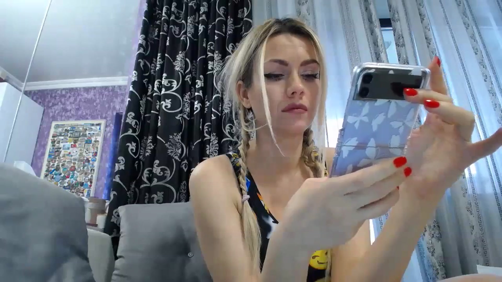 Gallery image thumbnail from SweetyKimmy's myfreecams stream on, 02/02/2024, 09:00 image 13 of 20