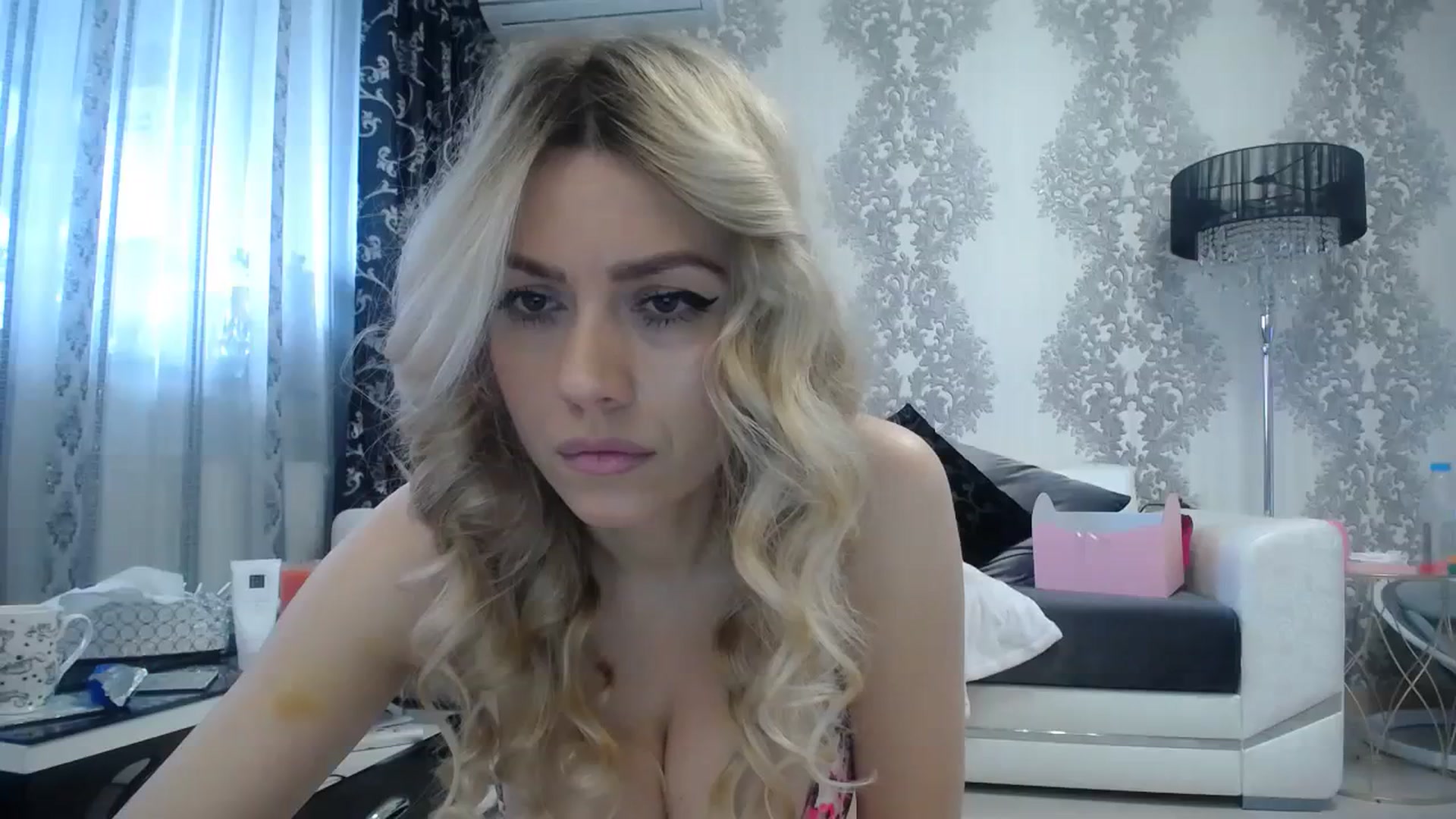 Gallery image thumbnail from SweetyKimmy's myfreecams stream on, 03/13/2024, 07:18 image 16 of 20