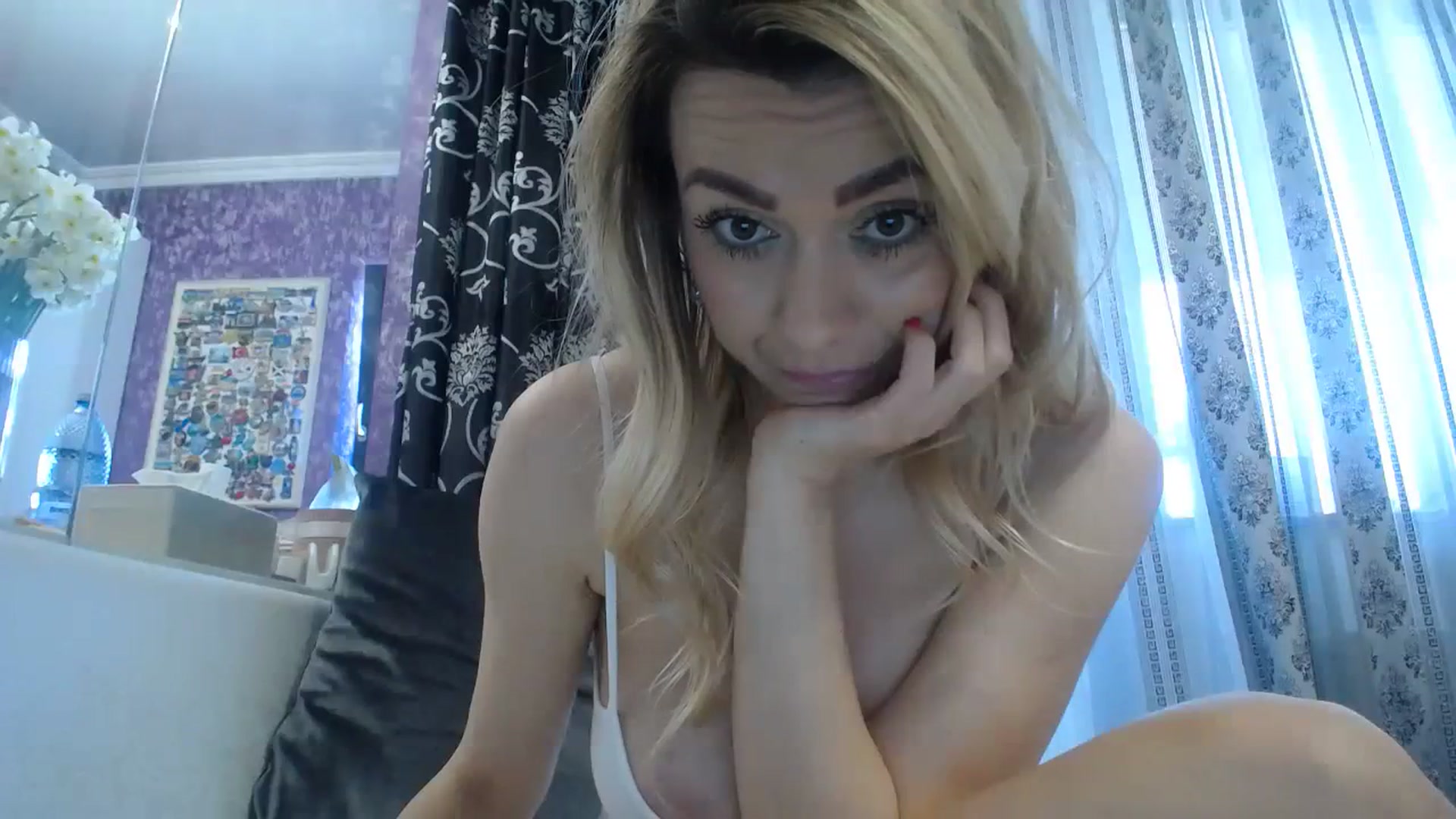 Gallery image thumbnail from SweetyKimmy's myfreecams stream on, 04/05/2024, 07:23 image 13 of 20