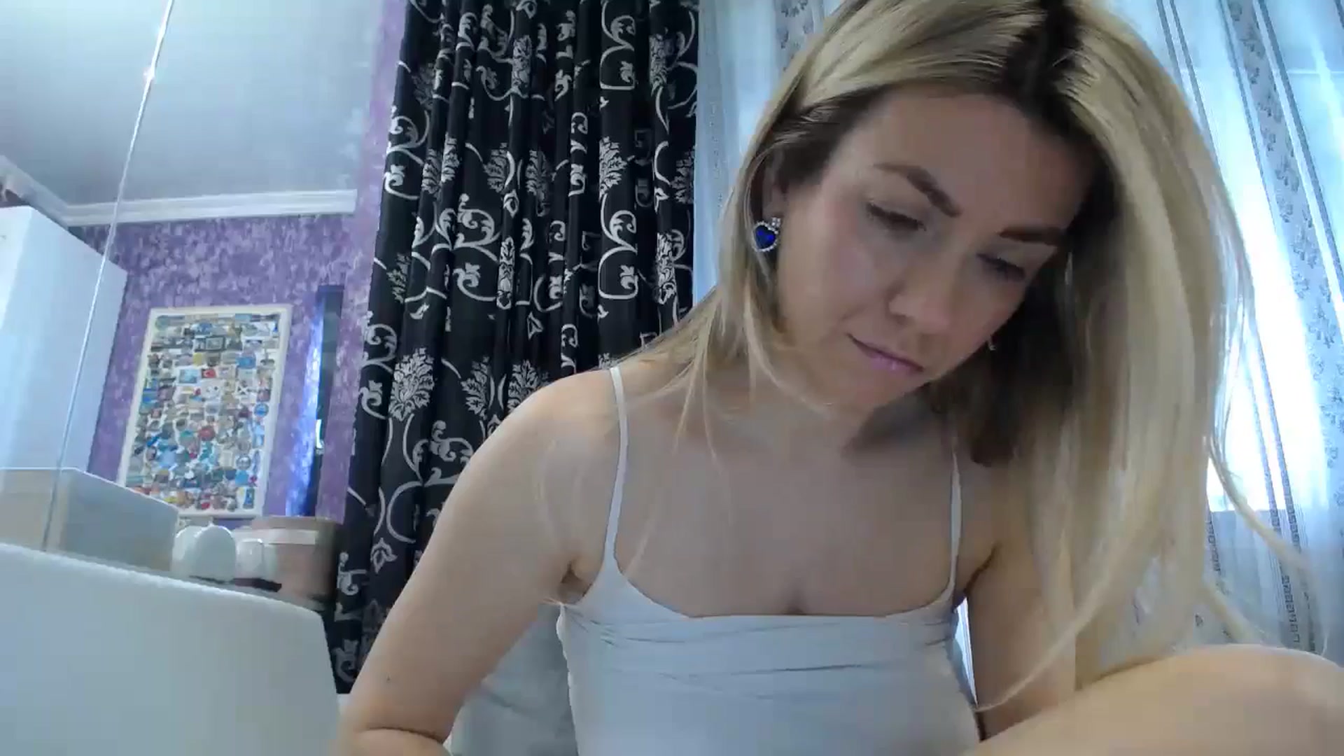 Gallery image thumbnail from SweetyKimmy's myfreecams stream on, 05/29/2024, 07:24 image 17 of 20