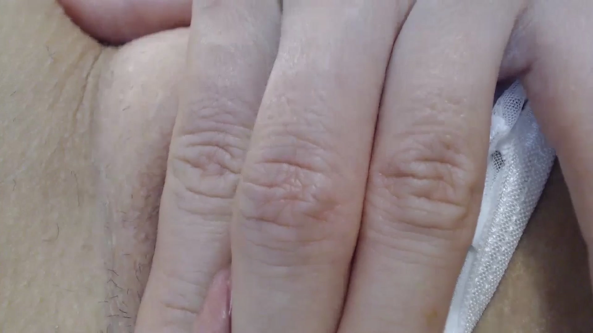 Gallery image thumbnail from SweetyKimmy's myfreecams stream on, 08/21/2024, 05:51 image 14 of 20