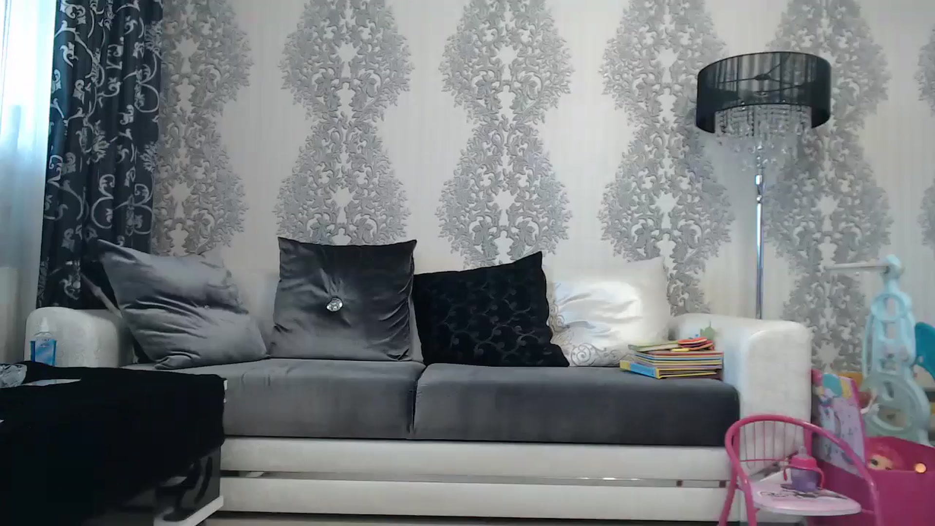 Gallery image thumbnail from SweetyKimmy's myfreecams stream on, 08/31/2024, 07:02 image 8 of 20