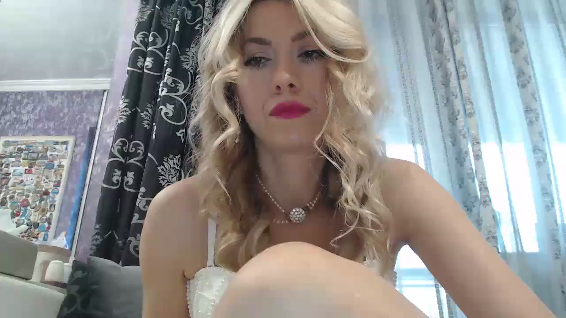 Gallery image thumbnail from SweetyKimmy's myfreecams stream on, 09/12/2024, 05:23 image 18 of 20