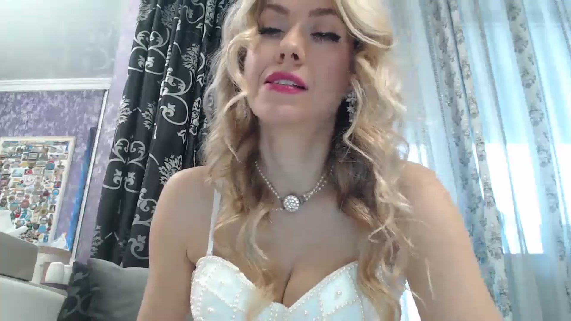 Gallery image thumbnail from SweetyKimmy's myfreecams stream on, 09/12/2024, 05:23 image 11 of 20