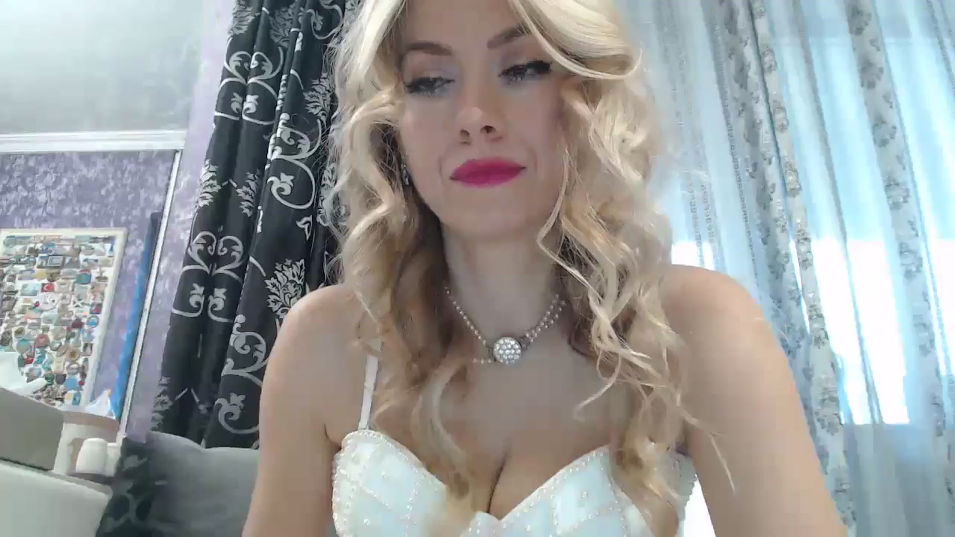 Gallery image thumbnail from SweetyKimmy's myfreecams stream on, 09/12/2024, 05:23 image 12 of 20