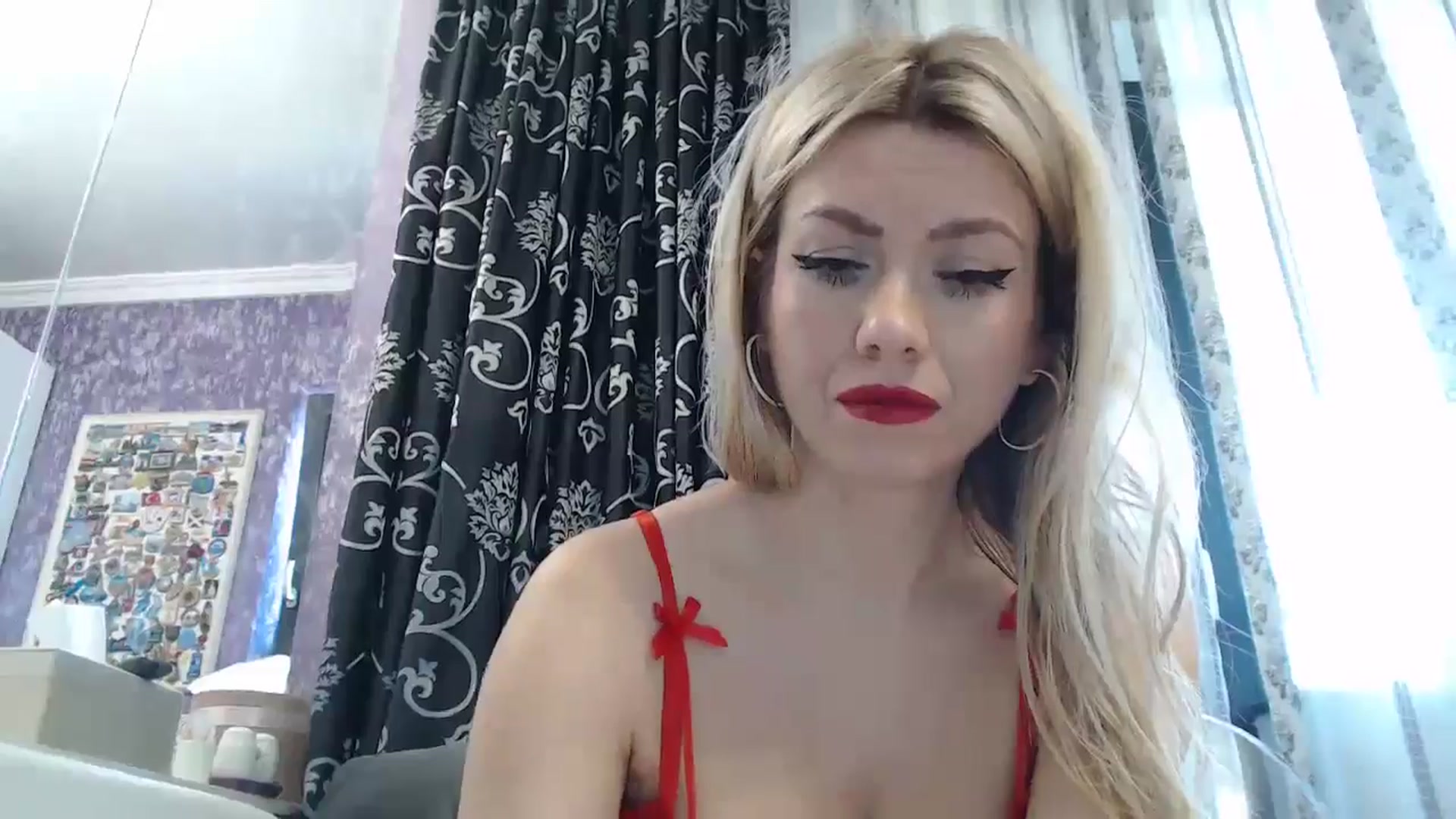 Gallery image thumbnail from SweetyKimmy's myfreecams stream on, 09/17/2024, 06:55 image 17 of 20