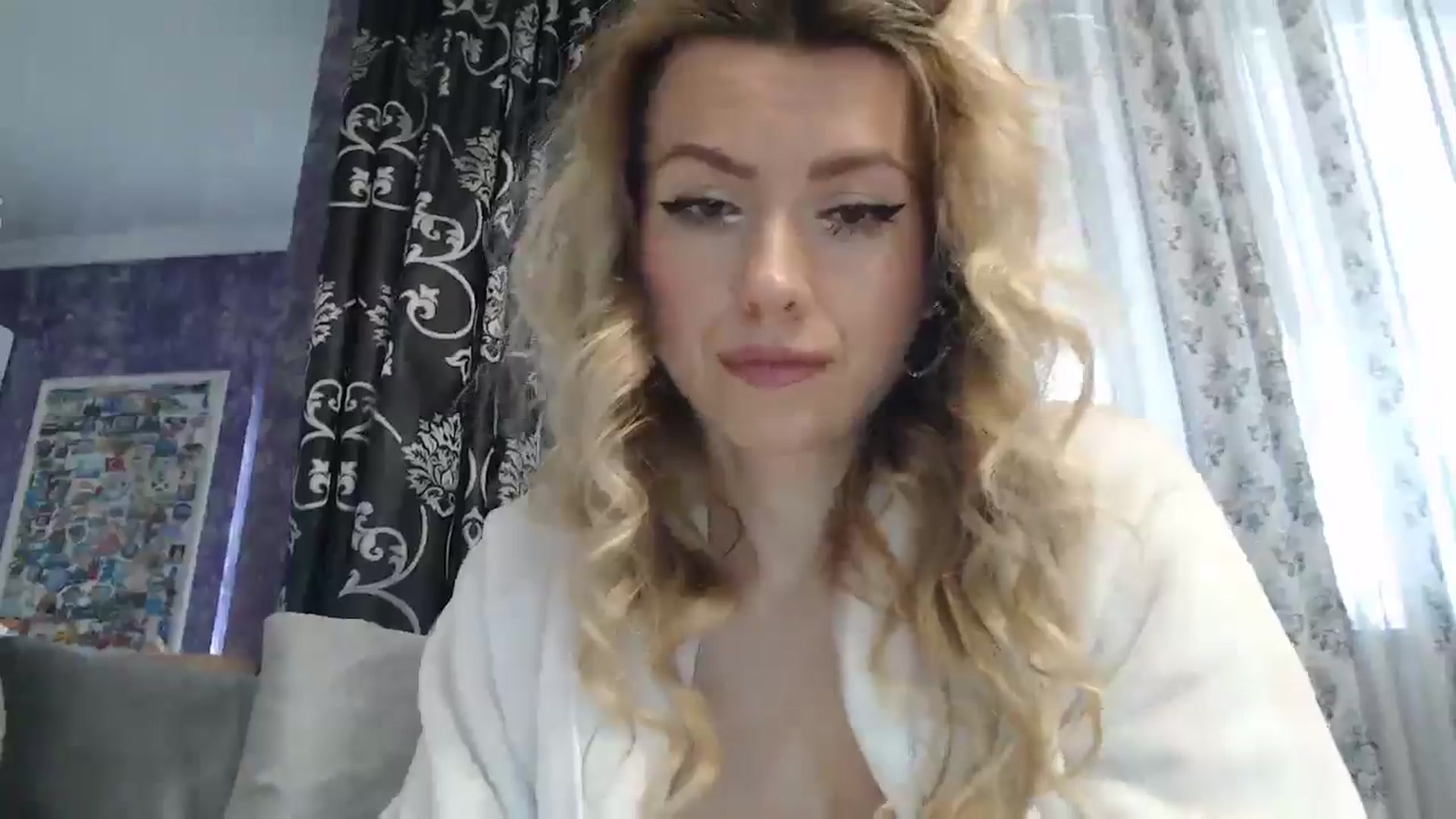 Gallery image thumbnail from SweetyKimmy's myfreecams stream on, 10/14/2024, 07:14 image 17 of 20