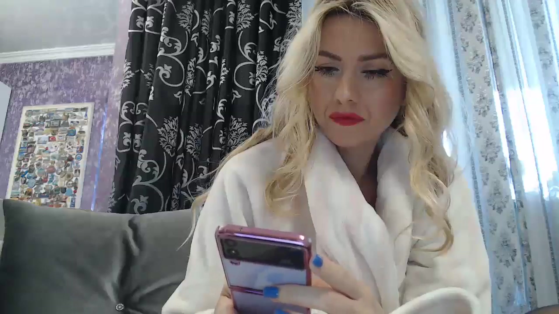 Gallery image thumbnail from SweetyKimmy's myfreecams stream on, 10/15/2024, 07:27 image 14 of 20