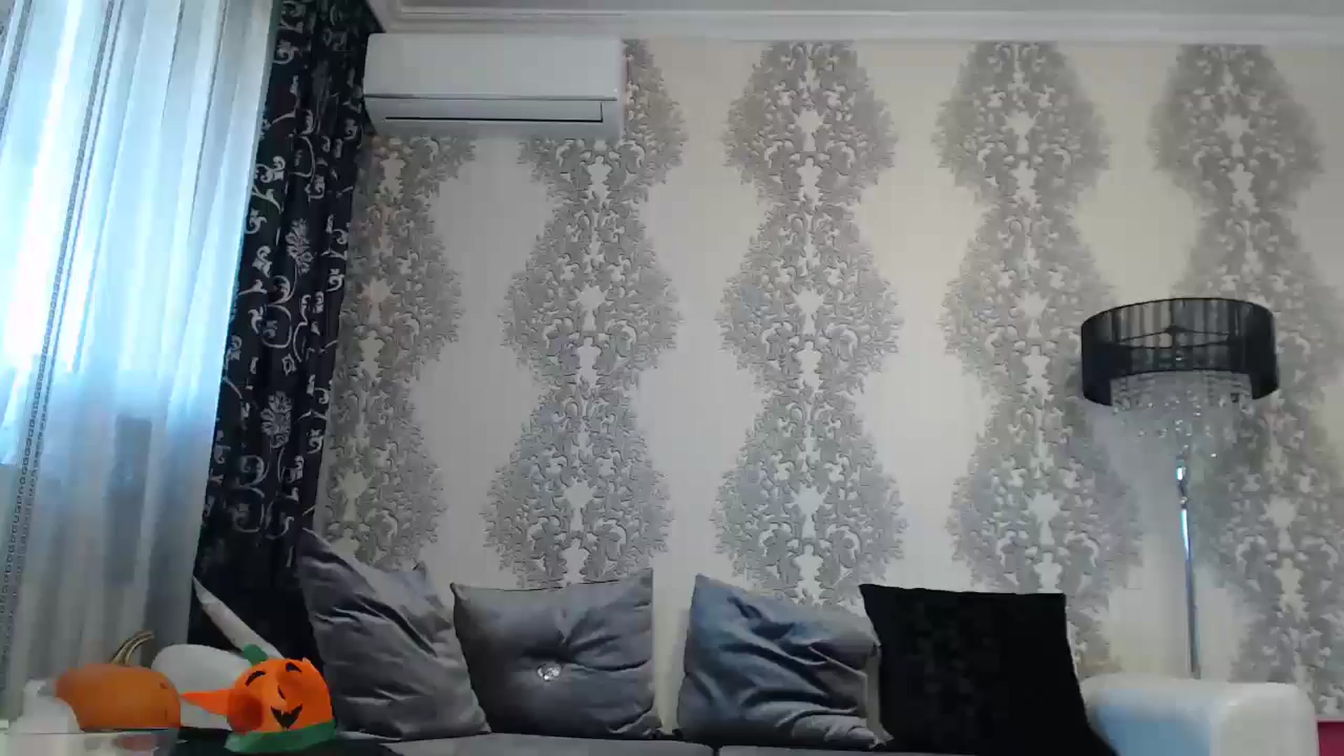 Gallery image thumbnail from SweetyKimmy's myfreecams stream on, 10/21/2024, 06:25 image 18 of 20
