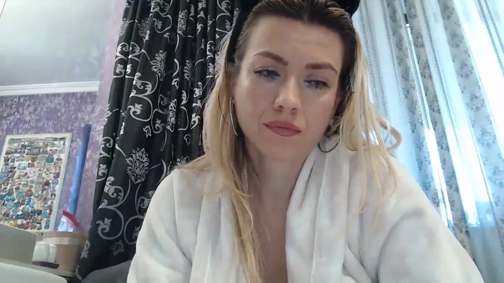 Gallery image thumbnail from SweetyKimmy's myfreecams stream on, 10/21/2024, 07:17 image 20 of 20