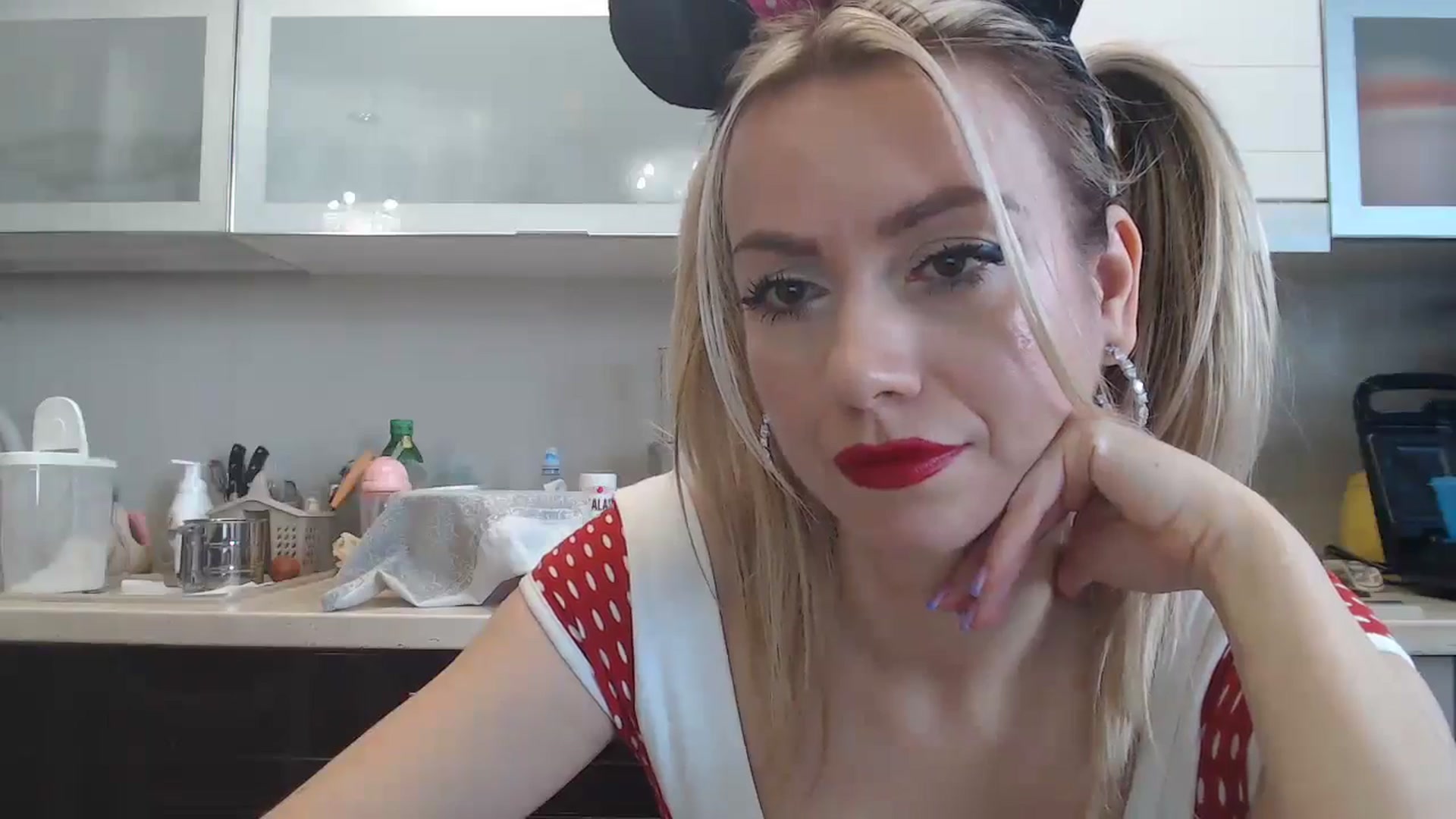 Gallery image thumbnail from SweetyKimmy's myfreecams stream on, 10/24/2024, 07:18 image 9 of 20