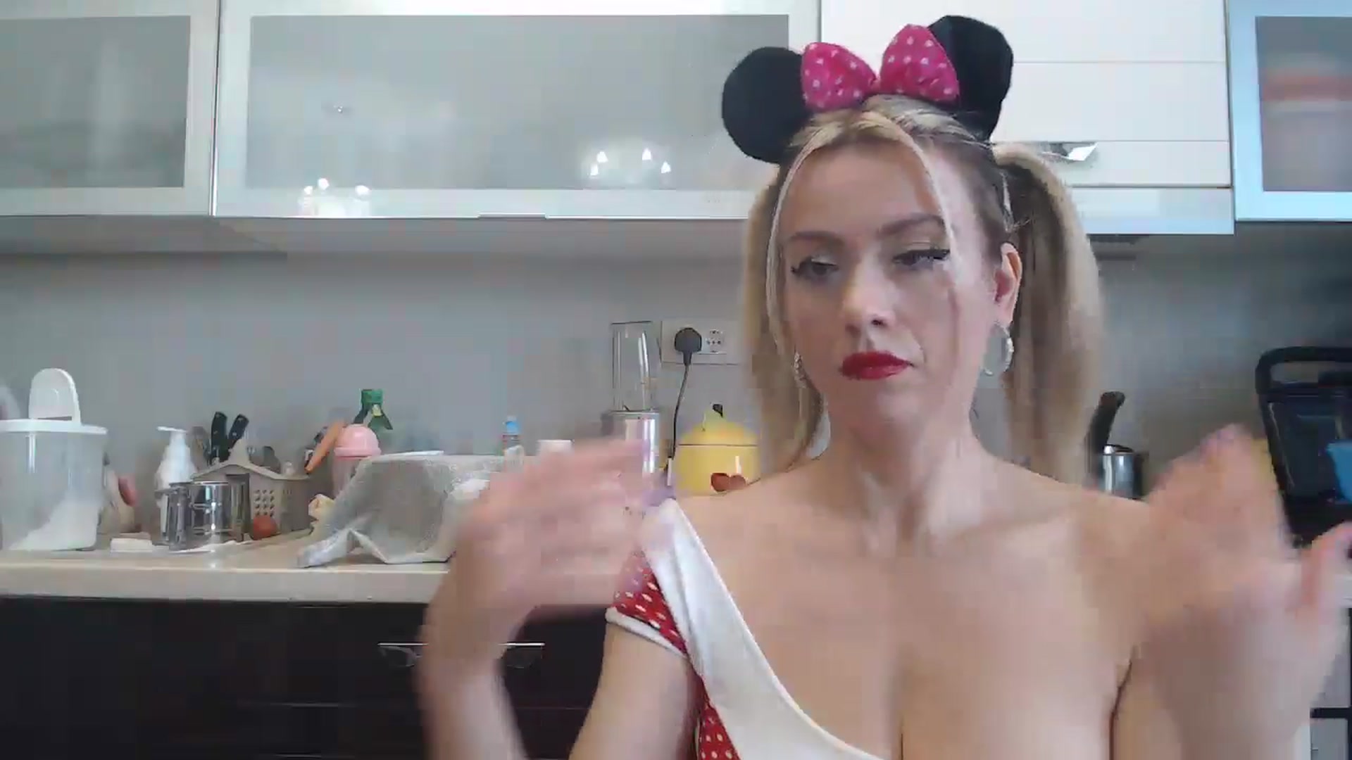 Gallery image thumbnail from SweetyKimmy's myfreecams stream on, 10/24/2024, 07:18 image 7 of 20