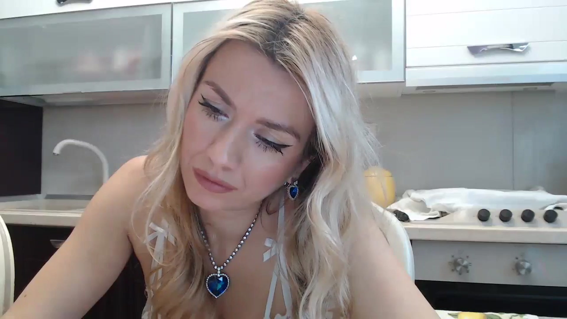 Gallery image thumbnail from SweetyKimmy's myfreecams stream on, 11/12/2024, 07:51 image 17 of 20