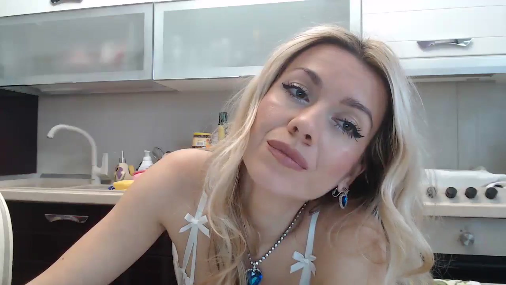 Gallery image thumbnail from SweetyKimmy's myfreecams stream on, 11/12/2024, 07:51 image 16 of 20