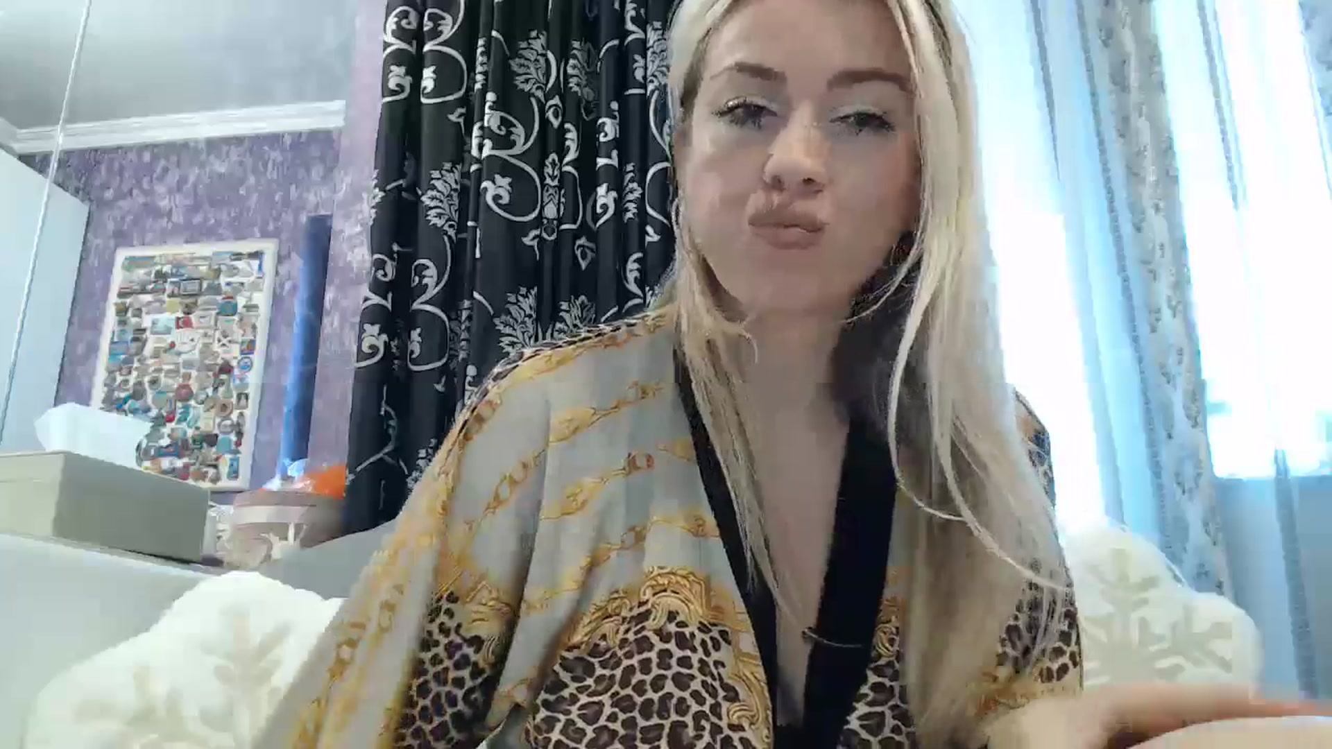 Gallery image thumbnail from SweetyKimmy's myfreecams stream on, 11/17/2024, 07:54 image 6 of 20