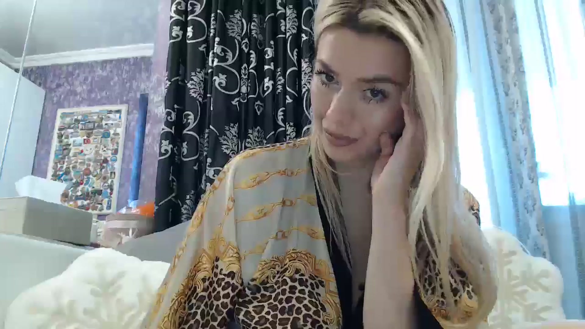 Gallery image thumbnail from SweetyKimmy's myfreecams stream on, 11/17/2024, 07:54 image 7 of 20