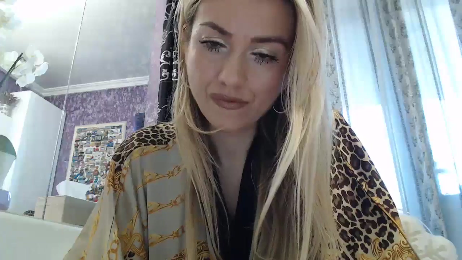 Gallery image thumbnail from SweetyKimmy's myfreecams stream on, 11/17/2024, 07:54 image 10 of 20