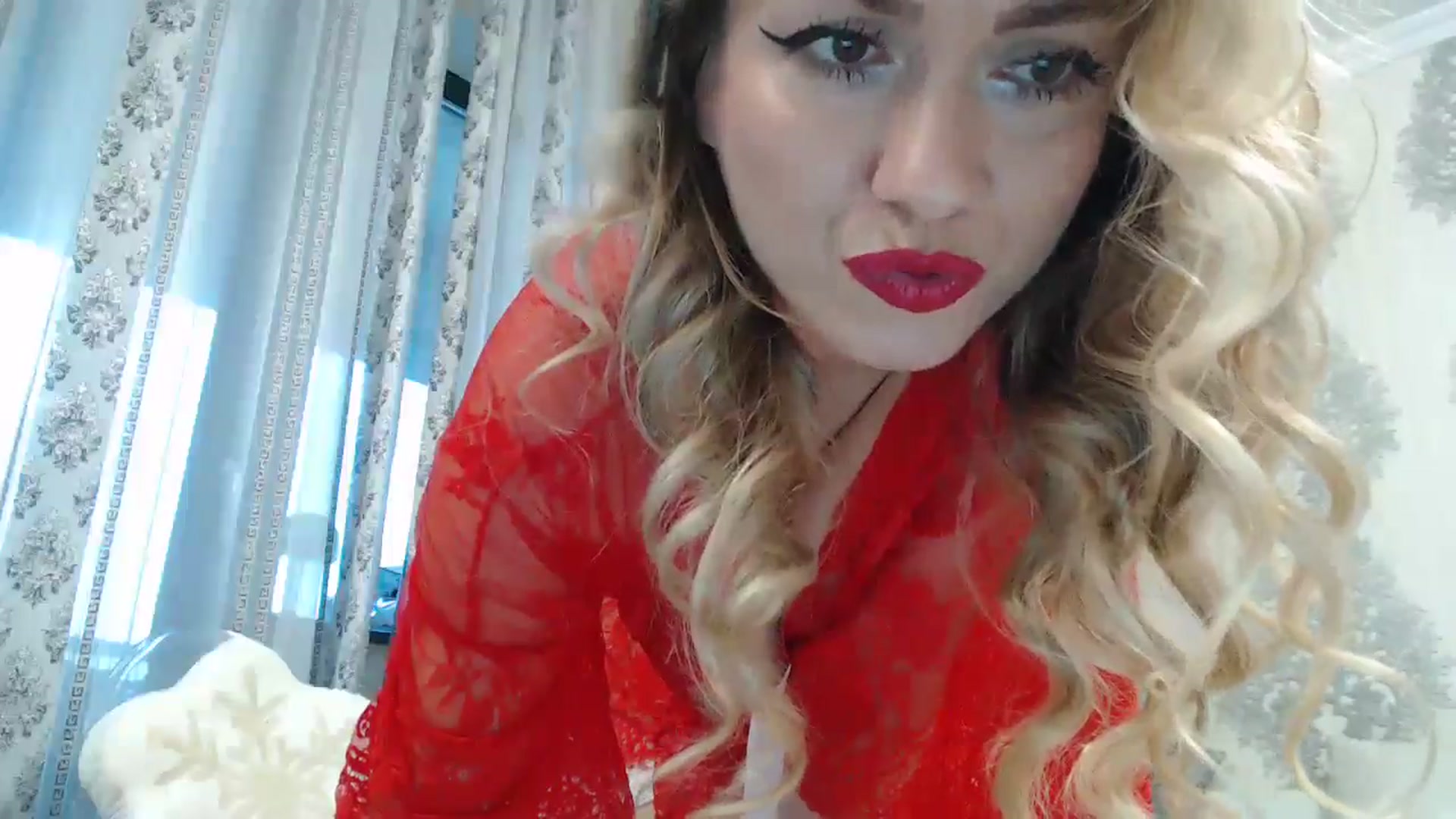 Gallery image thumbnail from SweetyKimmy's myfreecams stream on, 11/20/2024, 06:34 image 4 of 20