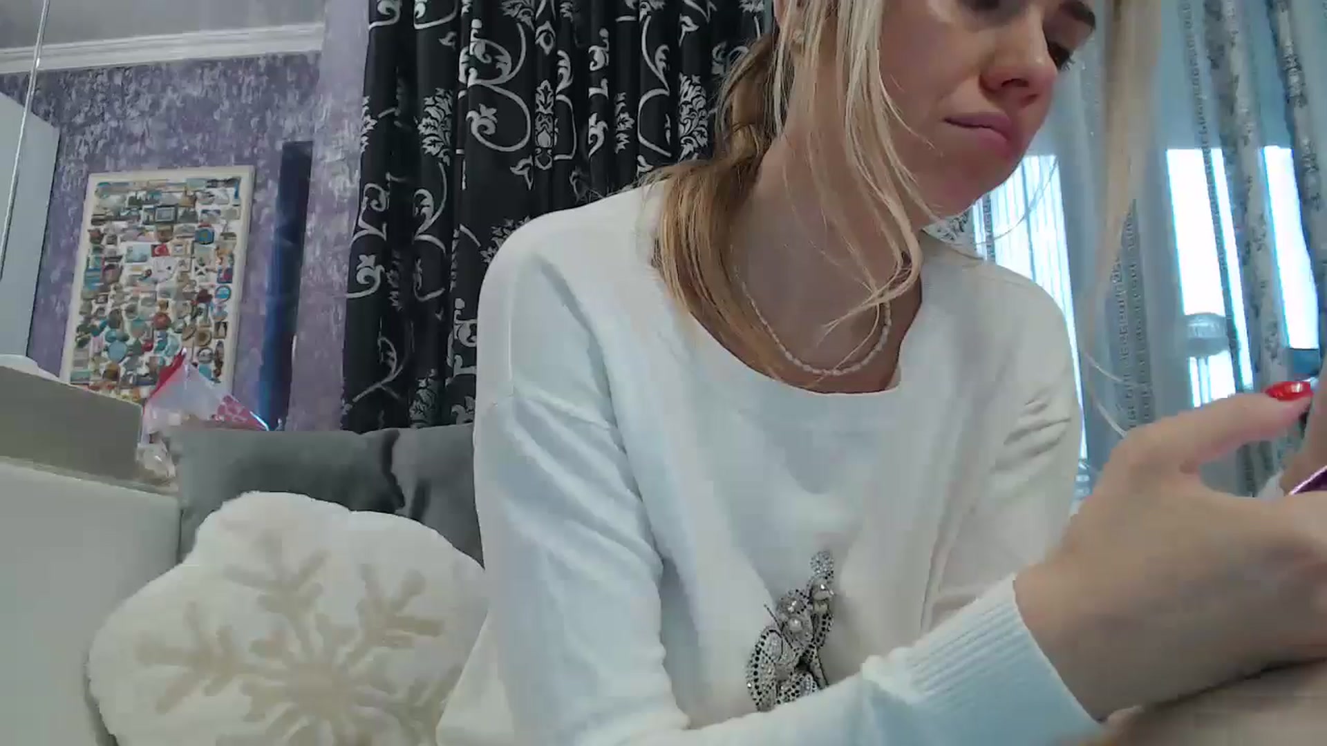 Gallery image thumbnail from SweetyKimmy's myfreecams stream on, 11/27/2024, 07:32 image 10 of 20