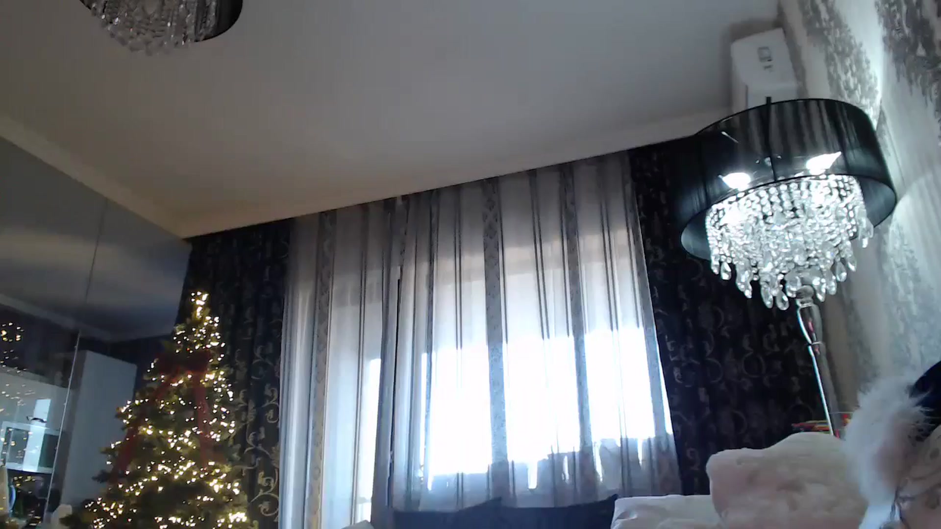 Gallery image thumbnail from SweetyKimmy's myfreecams stream on, 12/18/2024, 06:48 image 13 of 20