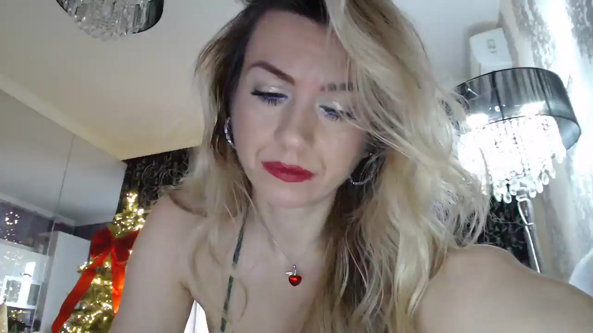 Gallery image thumbnail from SweetyKimmy's myfreecams stream on, 12/22/2024, 07:58 image 16 of 20
