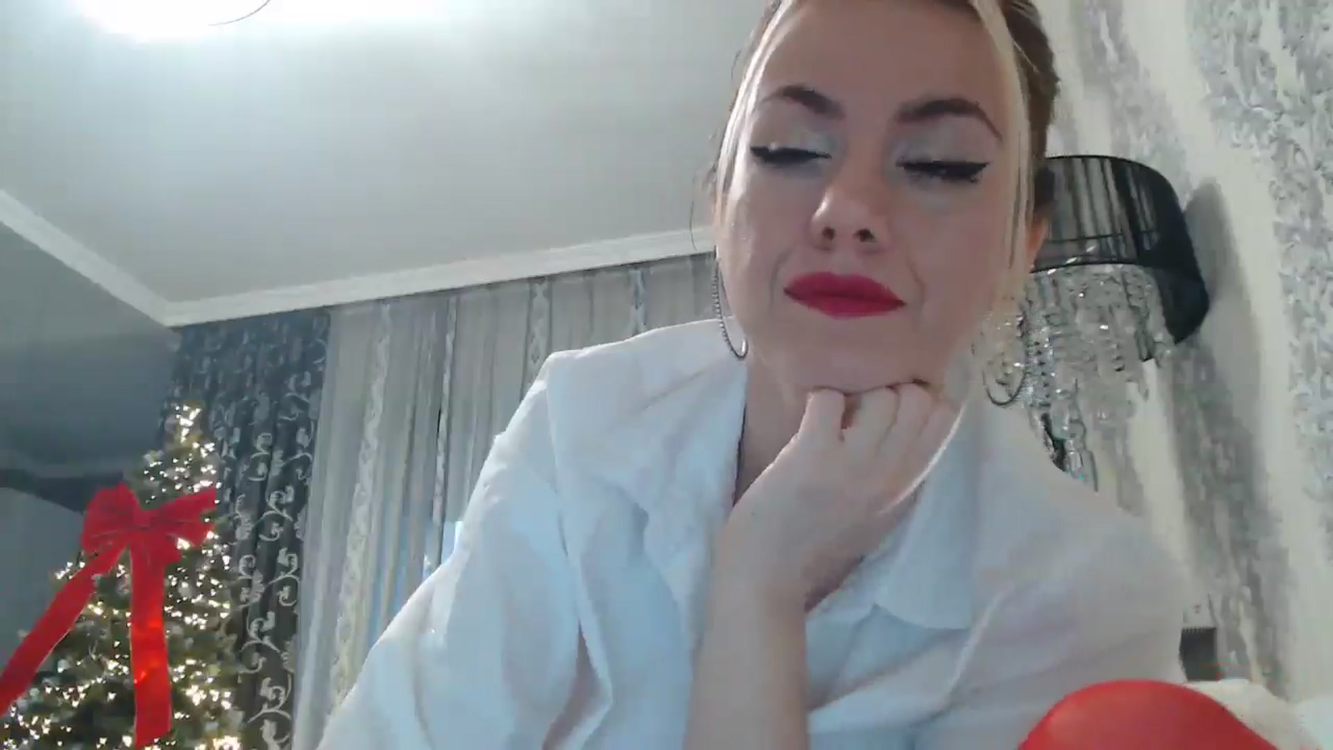 Gallery image thumbnail from SweetyKimmy's myfreecams stream on, 12/30/2024, 07:31 image 5 of 20