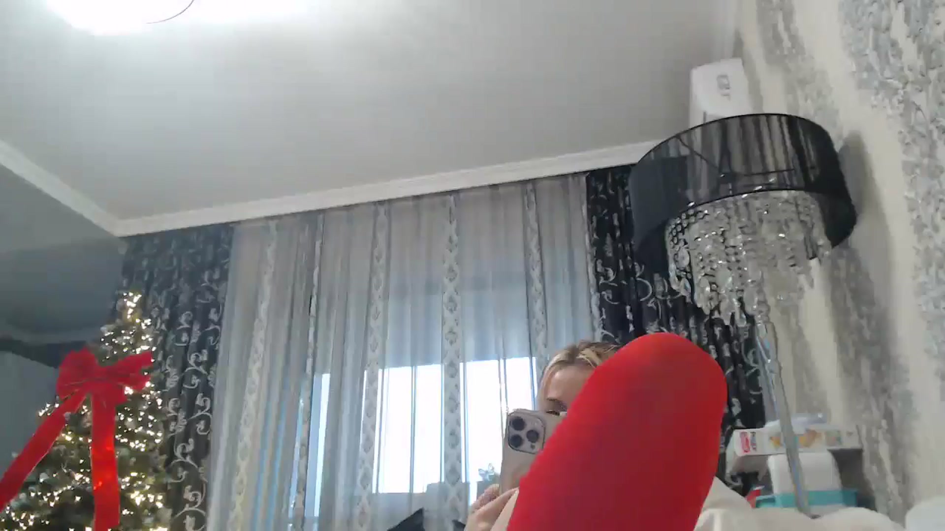 Gallery image thumbnail from SweetyKimmy's myfreecams stream on, 12/30/2024, 07:31 image 6 of 20