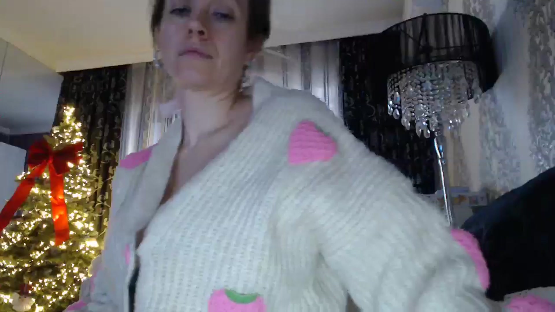 Gallery image thumbnail from SweetyKimmy's myfreecams stream on, 12/31/2024, 07:18 image 15 of 20