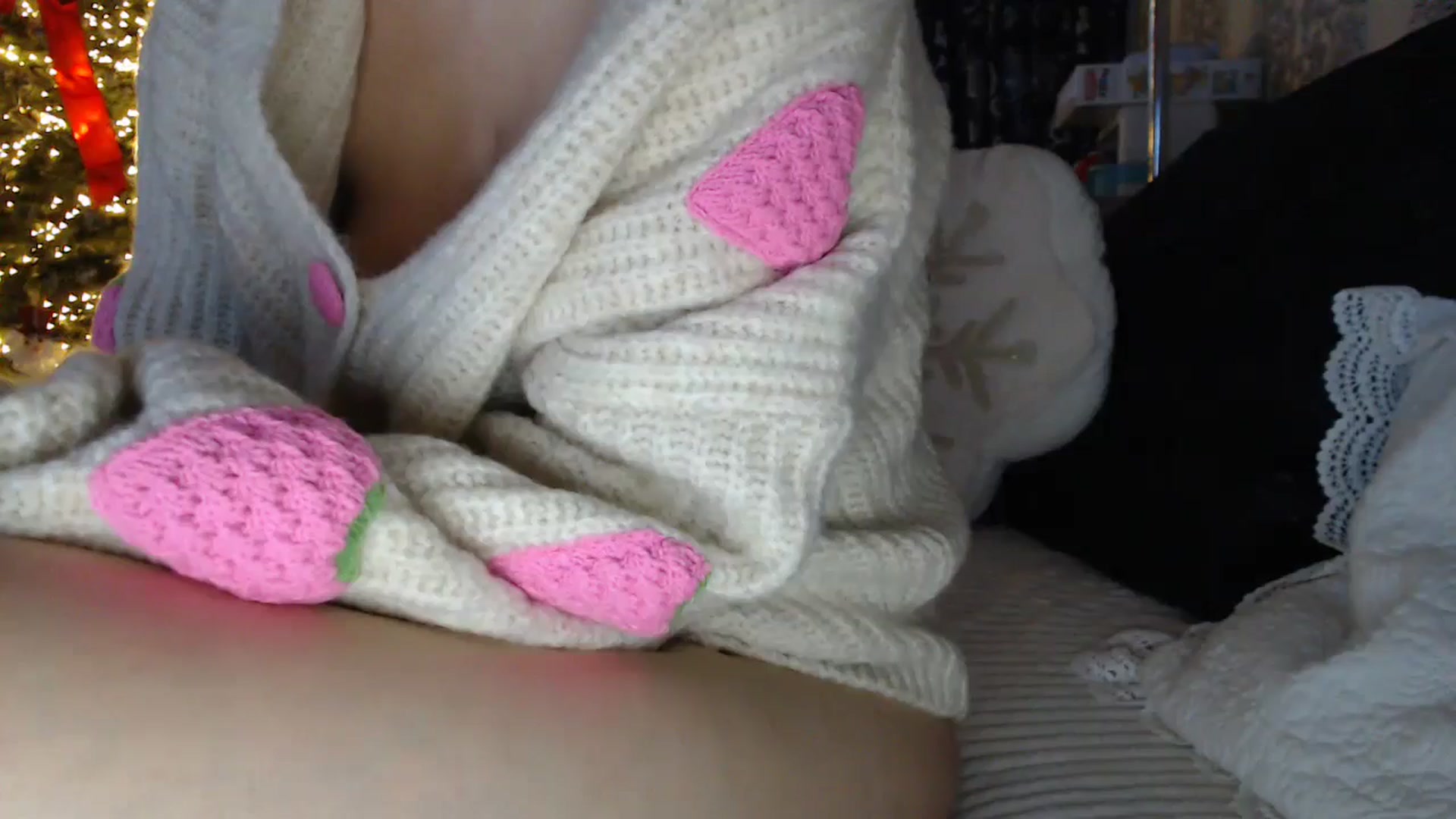 Gallery image thumbnail from SweetyKimmy's myfreecams stream on, 12/31/2024, 07:18 image 4 of 20