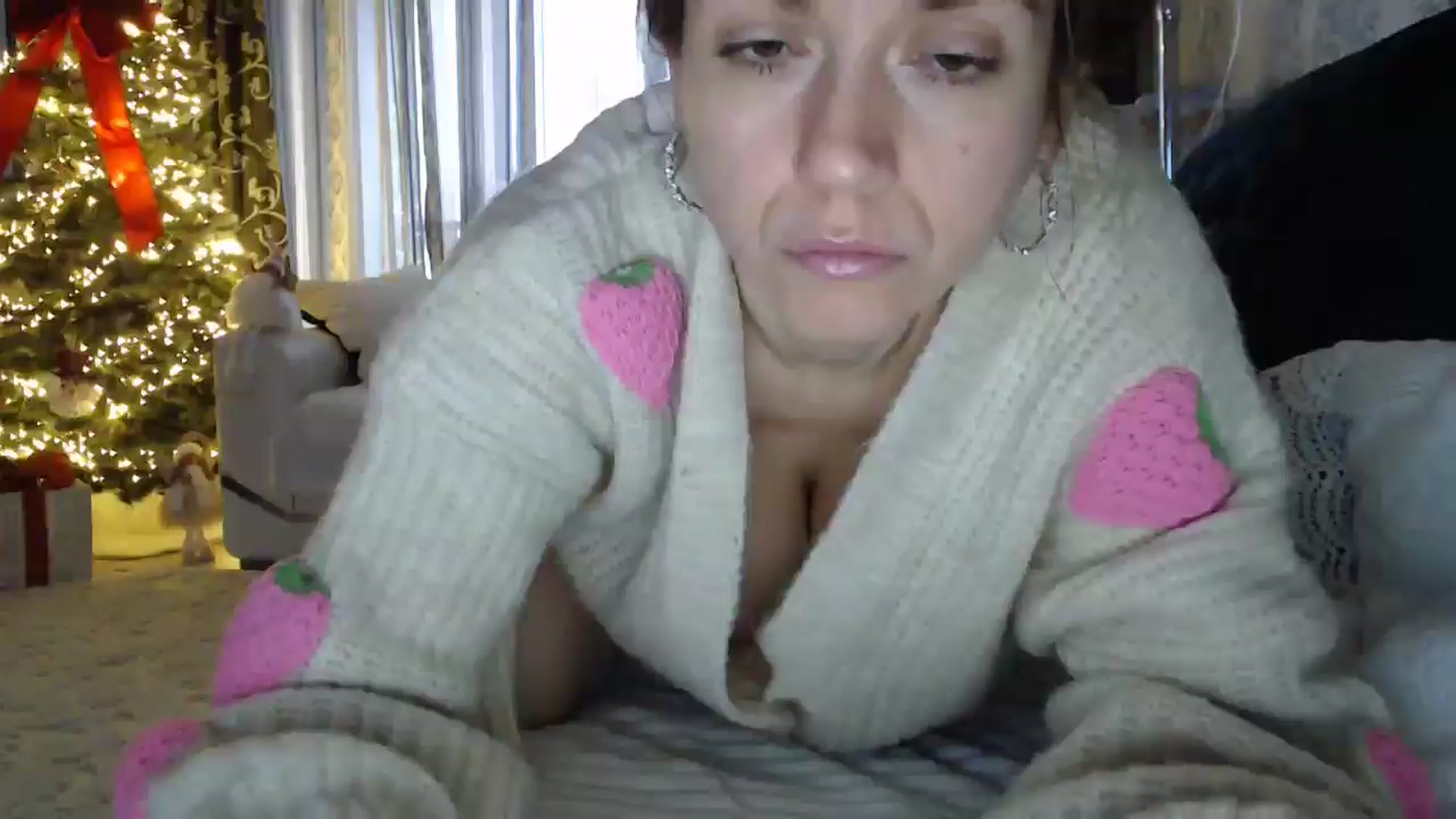 Gallery image thumbnail from SweetyKimmy's myfreecams stream on, 12/31/2024, 07:18 image 10 of 20