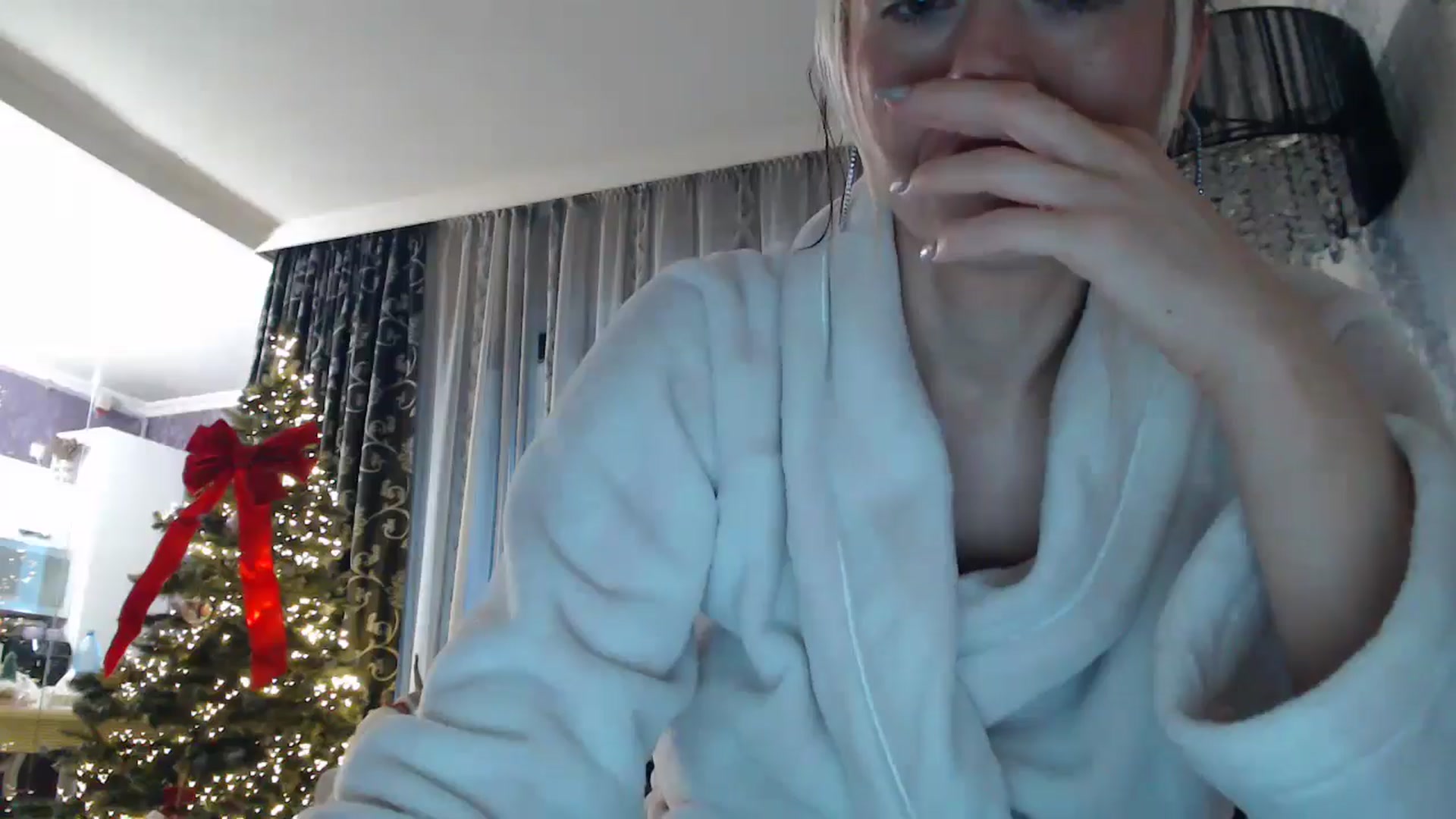 Gallery image thumbnail from SweetyKimmy's myfreecams stream on, 01/03/2025, 06:44 image 16 of 20