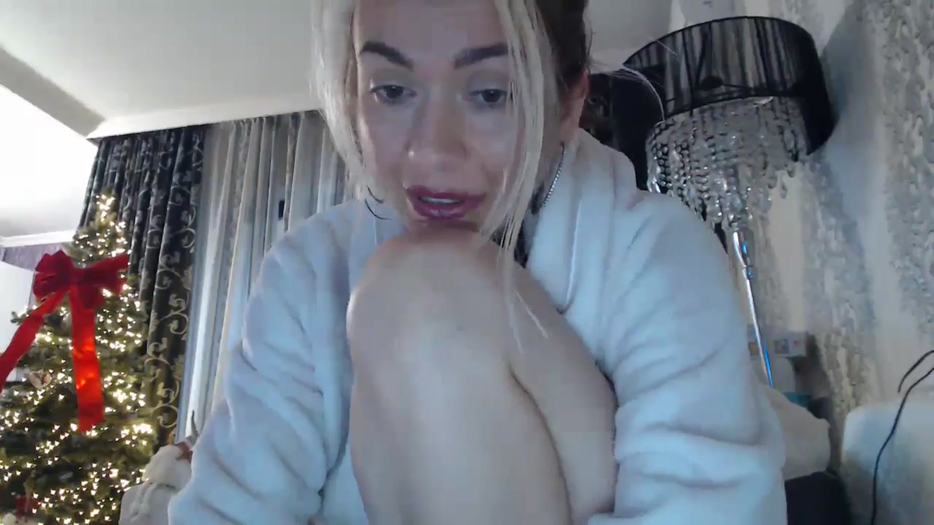 Gallery image thumbnail from SweetyKimmy's myfreecams stream on, 01/03/2025, 07:29 image 5 of 20