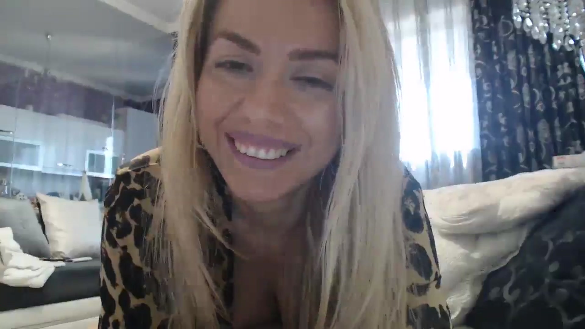 Gallery image thumbnail from SweetyKimmy's myfreecams stream on, 01/06/2025, 07:33 image 17 of 20